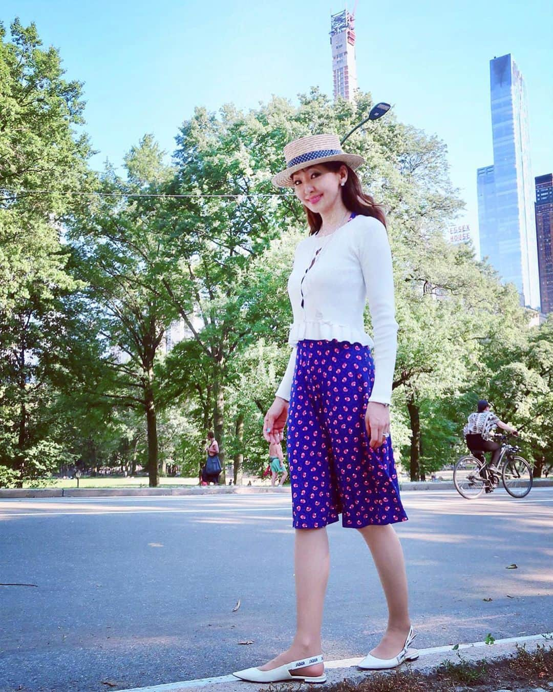 神田うのさんのインスタグラム写真 - (神田うのInstagram)「Take a walk around Central Park and head to the restaurant in the park.☺️ #centralpark#park #nyc#newyork#newyorkcity#manhattan#セントラルパーク#公園#マンハッタン#ニューヨーク#ニューヨーク旅行#家族#母娘#親子リンクコーデ#親子コーデ#お揃いコーデ#matchingfashion#matchingcordinate#神田うの#unokanda」7月9日 11時41分 - unokandaofficial