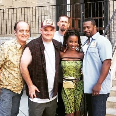 シャノーラ・ハンプトンのインスタグラム：「Full day with #TheAlibi crew! @shameless #season10」