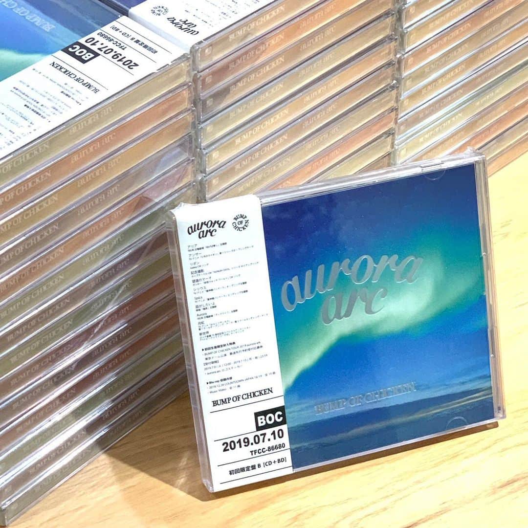 BUMP OF CHICKENさんのインスタグラム写真 - (BUMP OF CHICKENInstagram)「BUMP OF CHICKEN New Album “aurora arc” 2019.07.10 (wed) Release. #auroraarc」7月9日 12時32分 - bumpofchickenofficial