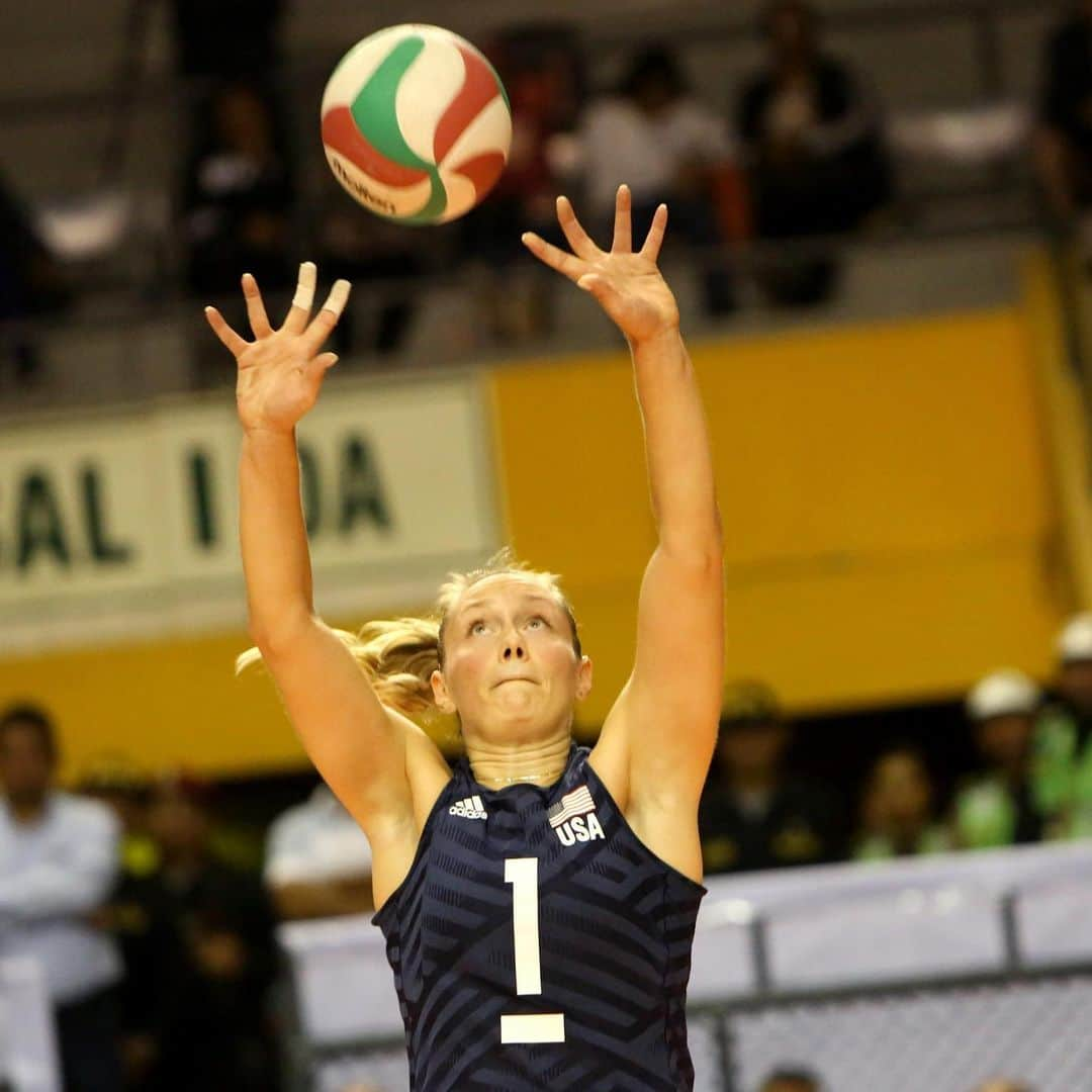 USA Volleyballさんのインスタグラム写真 - (USA VolleyballInstagram)「@usavwnt improved to 3-0 at the #PanAmCup as Karsta Lowe scored a match-high 16 points against Mexico. For the full recap, visit usavolleyball.org.」7月9日 12時37分 - usavolleyball