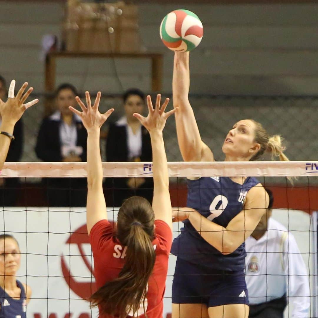 USA Volleyballさんのインスタグラム写真 - (USA VolleyballInstagram)「@usavwnt improved to 3-0 at the #PanAmCup as Karsta Lowe scored a match-high 16 points against Mexico. For the full recap, visit usavolleyball.org.」7月9日 12時37分 - usavolleyball