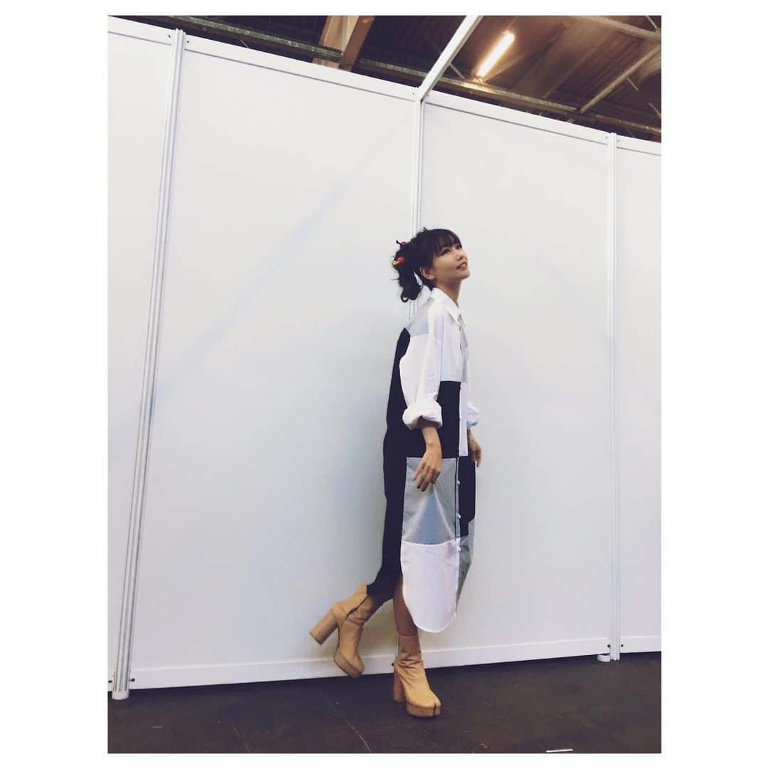大塚愛さんのインスタグラム写真 - (大塚愛Instagram)「パリライブファッション  シャツワンピース、ブーツ  Maison Margiela  AIO　#paris #live #fashion  #maisonmargiela」7月9日 12時39分 - aiotsuka_official