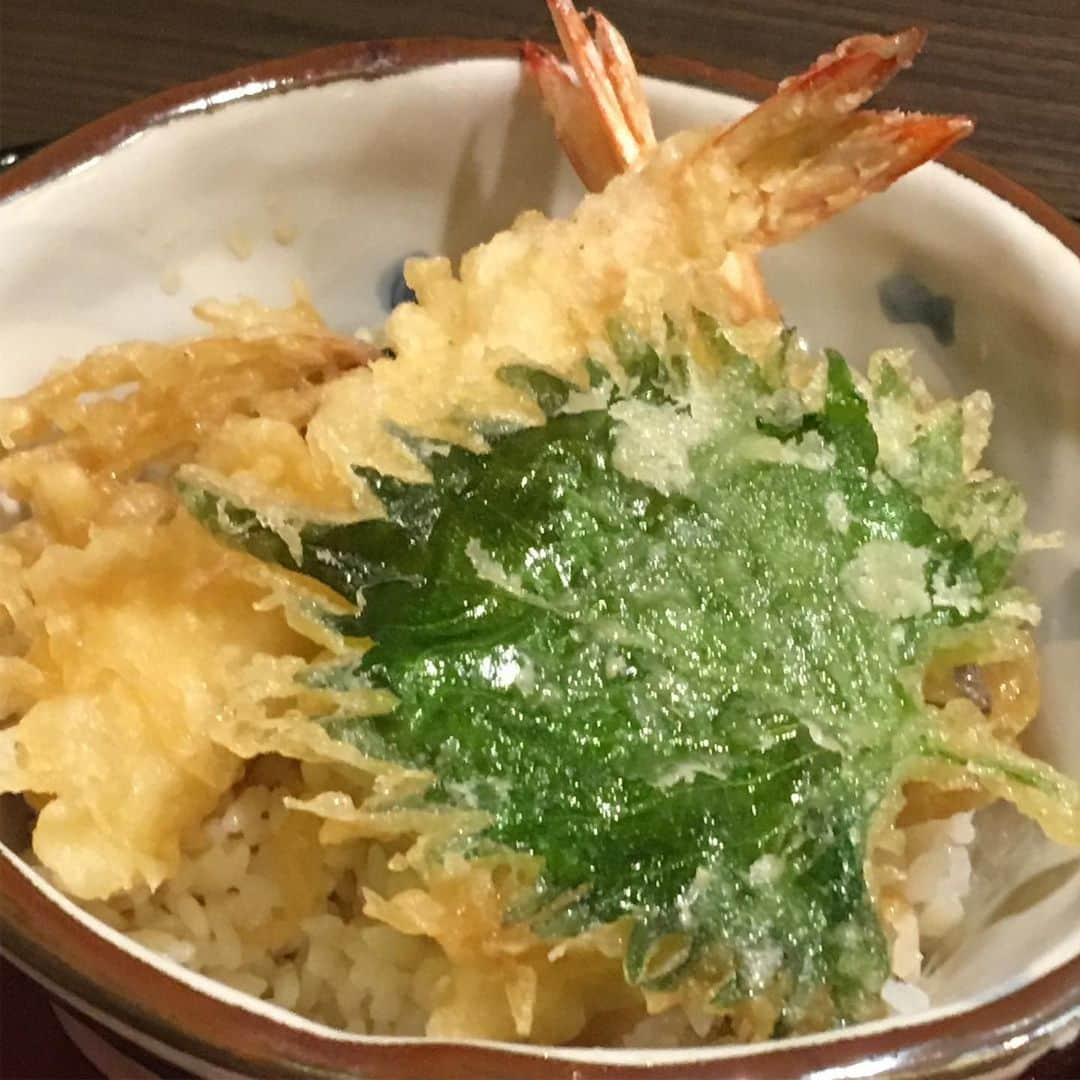 柳家さん生さんのインスタグラム写真 - (柳家さん生Instagram)「7/9昼ご飯だぁ〜 富山はそば処大庵の天丼👍 #さん生 #海老 #茄子 #紫蘇 #南瓜」7月9日 13時00分 - waraiguma1957