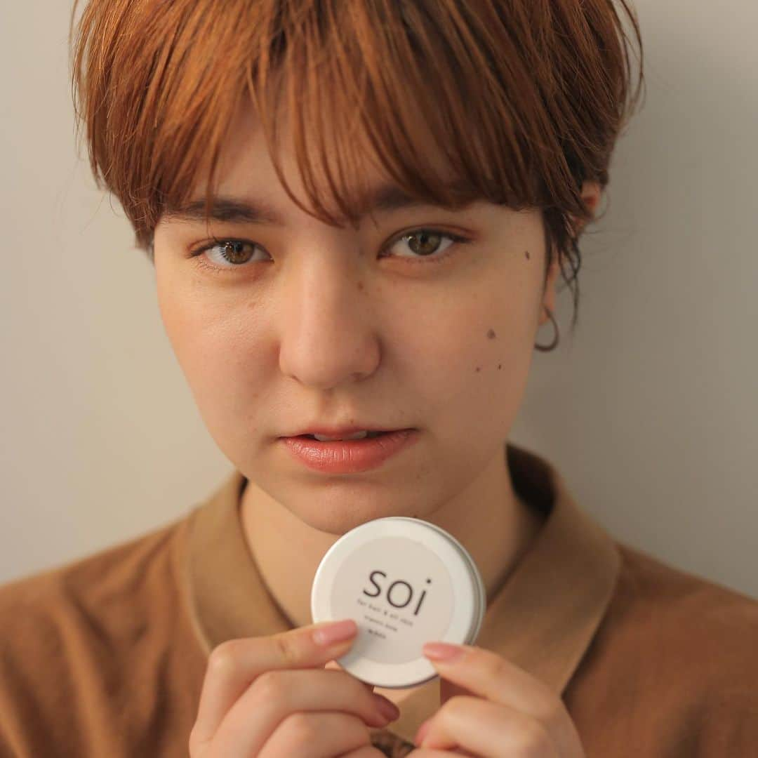 ELICA COLLECTIONさんのインスタグラム写真 - (ELICA COLLECTIONInstagram)「soibalm amazonでも販売中🤭  #抜け感 #透明感 #ヘアケア #ヘアバーム  #ショート #シアバター #濡れ感 #soi #elica #ミツロウ #ナチュラルバーム #カジュアル #soioil #soibalm #アットコスメ #ヘアオイル  #ヘアワックス  #hairoil」7月9日 13時28分 - soi_haircare