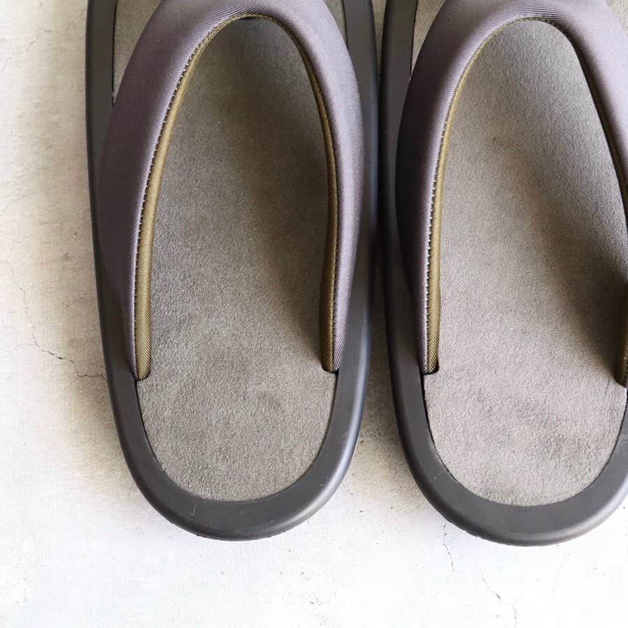 wonder_mountain_irieさんのインスタグラム写真 - (wonder_mountain_irieInstagram)「_ JoJo / ジョジョ “BEACH SANDAL – Ecsaine Leather / Dark Grey” ￥30,240- _ 〈online store / @digital_mountain〉 http://www.digital-mountain.net/shopdetail/000000007672/ _ 【オンラインストア#DigitalMountain へのご注文】 *24時間受付 *15時までのご注文で即日発送 *1万円以上ご購入で送料無料 tel：084-973-8204 _ We can send your order overseas. Accepted payment method is by PayPal or credit card only. (AMEX is not accepted)  Ordering procedure details can be found here. >>http://www.digital-mountain.net/html/page56.html _ 本店：#WonderMountain  blog>> http://wm.digital-mountain.info/blog/20190423/ _ #jojosandal #ない藤 #祇園ない藤 pants→ #STAWESTS ￥27,000- _ 〒720-0044  広島県福山市笠岡町4-18  JR 「#福山駅」より徒歩10分 (12:00 - 19:00 水曜定休) #ワンダーマウンテン #japan #hiroshima #福山 #福山市 #尾道 #倉敷 #鞆の浦 近く _ 系列店：@hacbywondermountain _」7月9日 13時41分 - wonder_mountain_