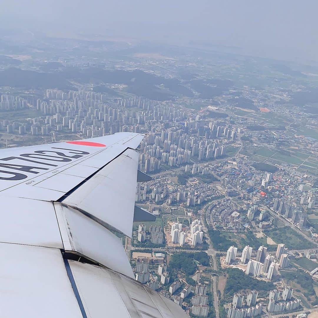 のインスタグラム：「二泊三日の韓国旅行✈️ ひたすら食べて買い物して 疲れたらマッサージして の繰り返し。 料理は美味しいものばかりで 東大門にあるサムギョプサル(河南デジチッ) が美味しいよ🍴 今回時間がなくて東大門と南大門しか いけなかったけど、早くまた韓国行きたい ってなっちゃうぐらい楽しかった♡✨ #韓国 #旅行 #카페 #맛집 #여행 #グルメ」