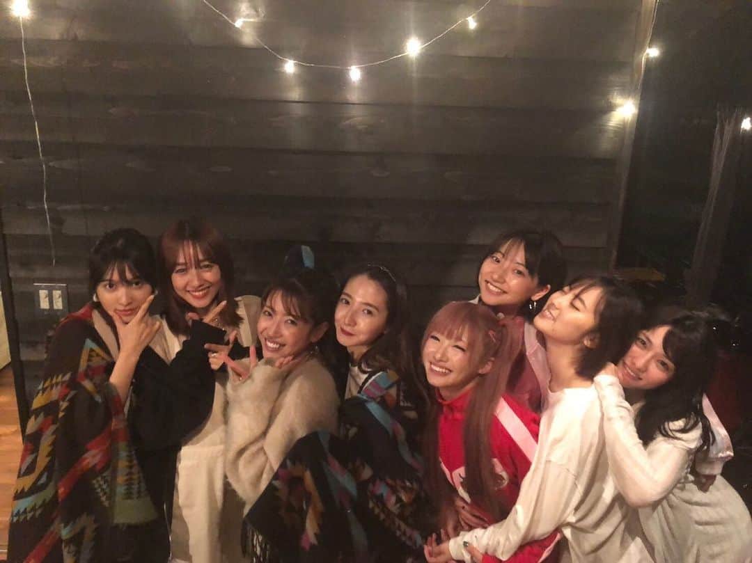 のインスタグラム：「* 事務所のスタッフさん含め、所属者の可愛いみんなとグランピングの小旅行へ行ってきました❤️ 初めてのグランピング🌸 みんなでせっせとご飯を作り..美味しいお酒とご飯と花火したり、とても刺激的な2日間でした☺️☺️ 素晴らしい方達に囲まれて、大好きな人達に囲まれて、笑顔が絶えなかった...💕 ありがとうございました😇 * *」