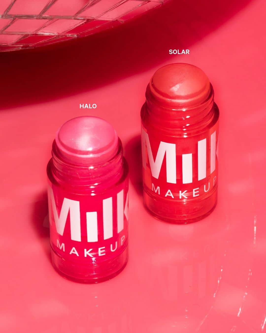 Milk Makeupさんのインスタグラム写真 - (Milk MakeupInstagram)「PICK ONE: 🍉 refreshing watermelon slice OR 🍒 cherry popsicle - Get your summer flush juicy and dewy with #glowoil, available now on sephora.com ✨」7月10日 0時05分 - milkmakeup