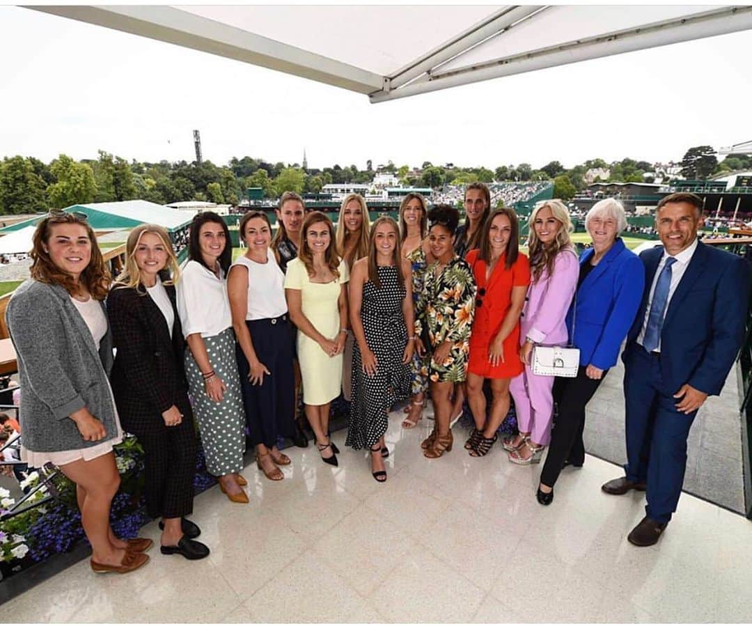 フィリップ・ネヴィルさんのインスタグラム写真 - (フィリップ・ネヴィルInstagram)「Great day at @wimbledon thanks for the unbelievable hospitality」7月9日 23時59分 - philipneville18