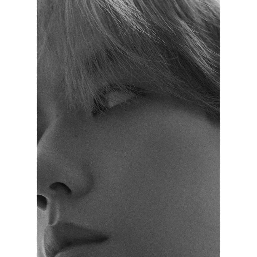 EXOさんのインスタグラム写真 - (EXOInstagram)「백현 BAEKHYUN The 1st Mini Album 'City Lights’ _ 🎧 2019.07.10. 6PM (KST) 👉 http://baekhyun.smtown.com/ _ #백현 #BAEKHYUN @baekhyunee_exo  #엑소 #EXO #weareoneEXO @weareone.exo #CityLights #UNVillage」7月10日 0時00分 - weareone.exo