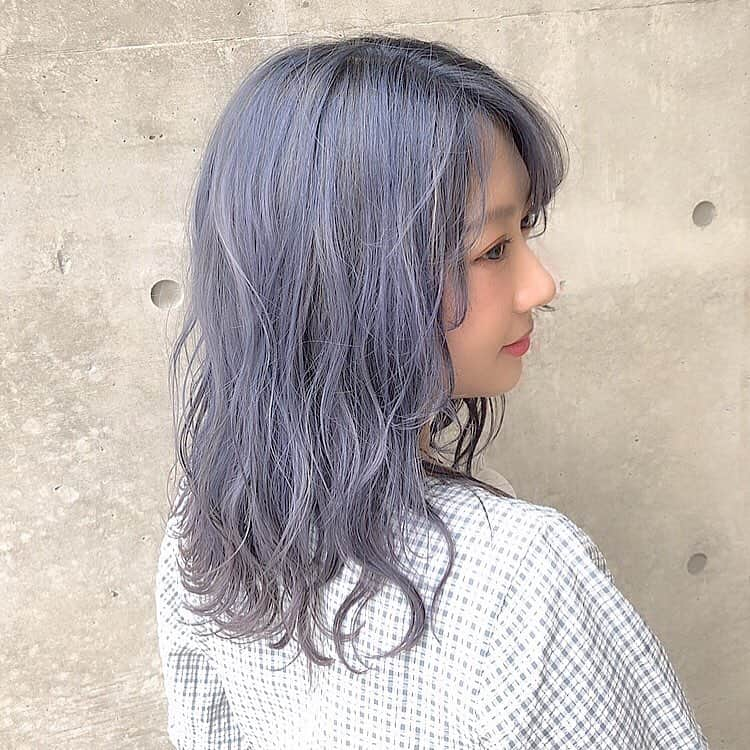 高辻千夏さんのインスタグラム写真 - (高辻千夏Instagram)「﻿ Blue × lavender🐬💧💦💎﻿﻿ ﻿﻿ ﻿﻿ ﻿﻿ #머리스타일 #머리스타그램 #일본 #모델 #촬영  #메이크업 #팔로우 #얼스타그램 #얼짱 #韓国ヘア #韓国 #ハイトーン #ブルージュ #ブルーアッシュ #サロンモデル  #サロモ関西 #followme #hairstyle」7月10日 0時23分 - chinatsujk