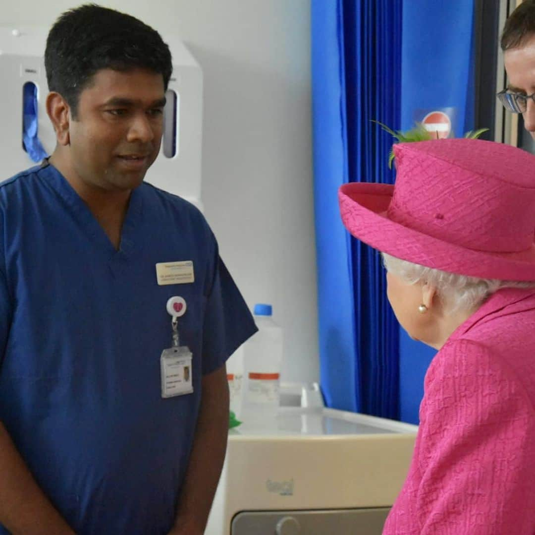 ロイヤル・ファミリーさんのインスタグラム写真 - (ロイヤル・ファミリーInstagram)「Today The Queen visited Cambridge on a day of engagements including to visit The National Institute of Agricultural Botany, The Royal Papworth Hospital and Queens’ College, Cambridge. #RoyalVisitCambridge  In the morning The Queen helped The NIAB to celebrate its 100th anniversary.  NIAB is one of Britain’s oldest, and fastest growing, crop science research centres.  Her Majesty learned about the work The NIAB does, saw visitor books which had been signed by King George V and Queen Mary, and The Duke of Cambridge.  In the afternoon, Her Majesty visited The Royal Papworth Hospital where she was joined by The Duchess of Gloucester, who is Patron of the hospital.  Her Majesty met transplant patients, consultants and visited the new hospital which has been built and will include 300 new beds for patients.  At Queens’ College Cambridge The Queen met staff and graduates, as Patroness of the college.」7月10日 0時34分 - theroyalfamily