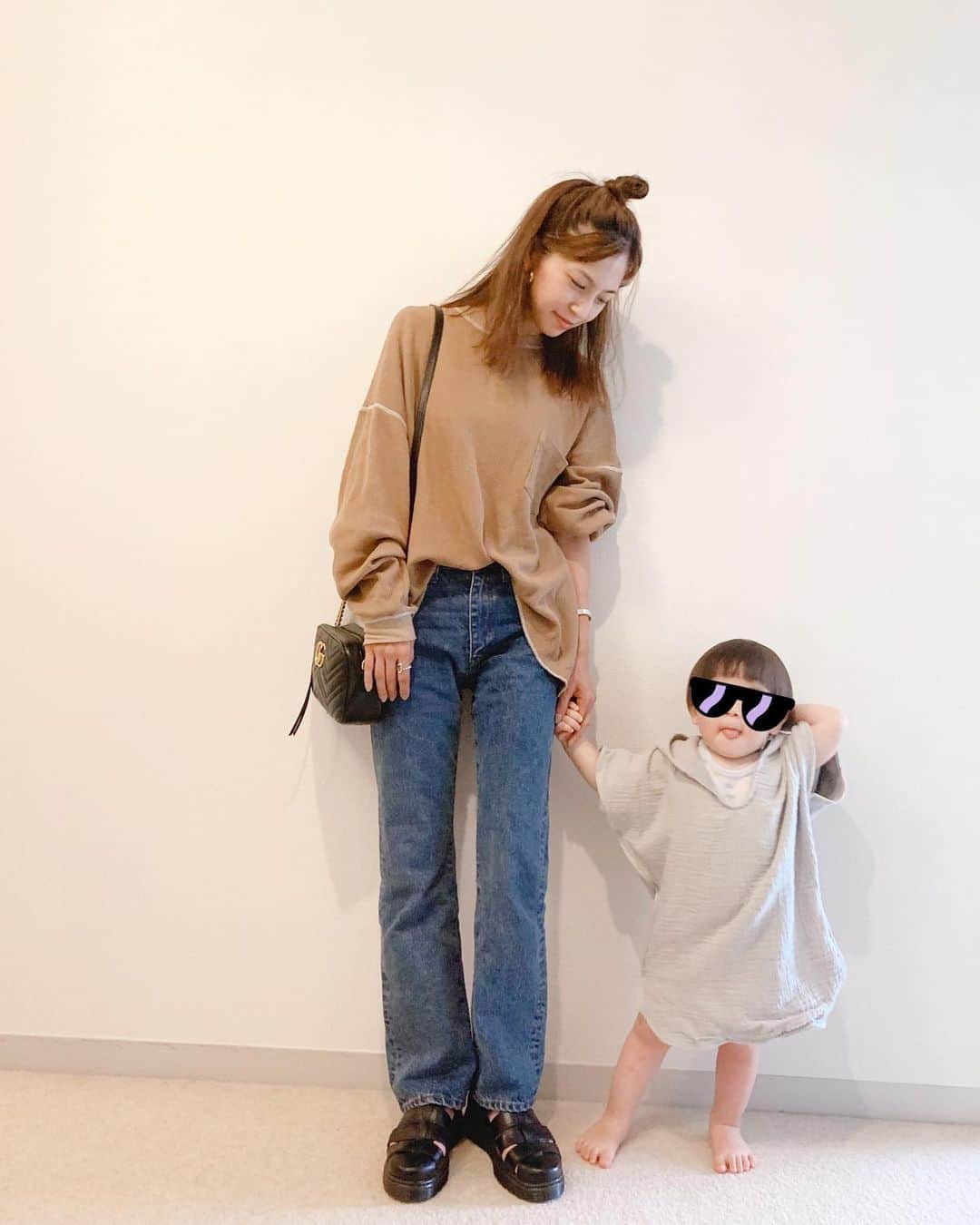 安田美沙子さんのインスタグラム写真 安田美沙子instagram 昨日の私服 お買取りしたデニム やっぱり形がキレイ Tops Victim Denim Greedinternational Bag Gucci Shoes Martin なぜかてへぺろポーズの息子 笑 Instagood Boy