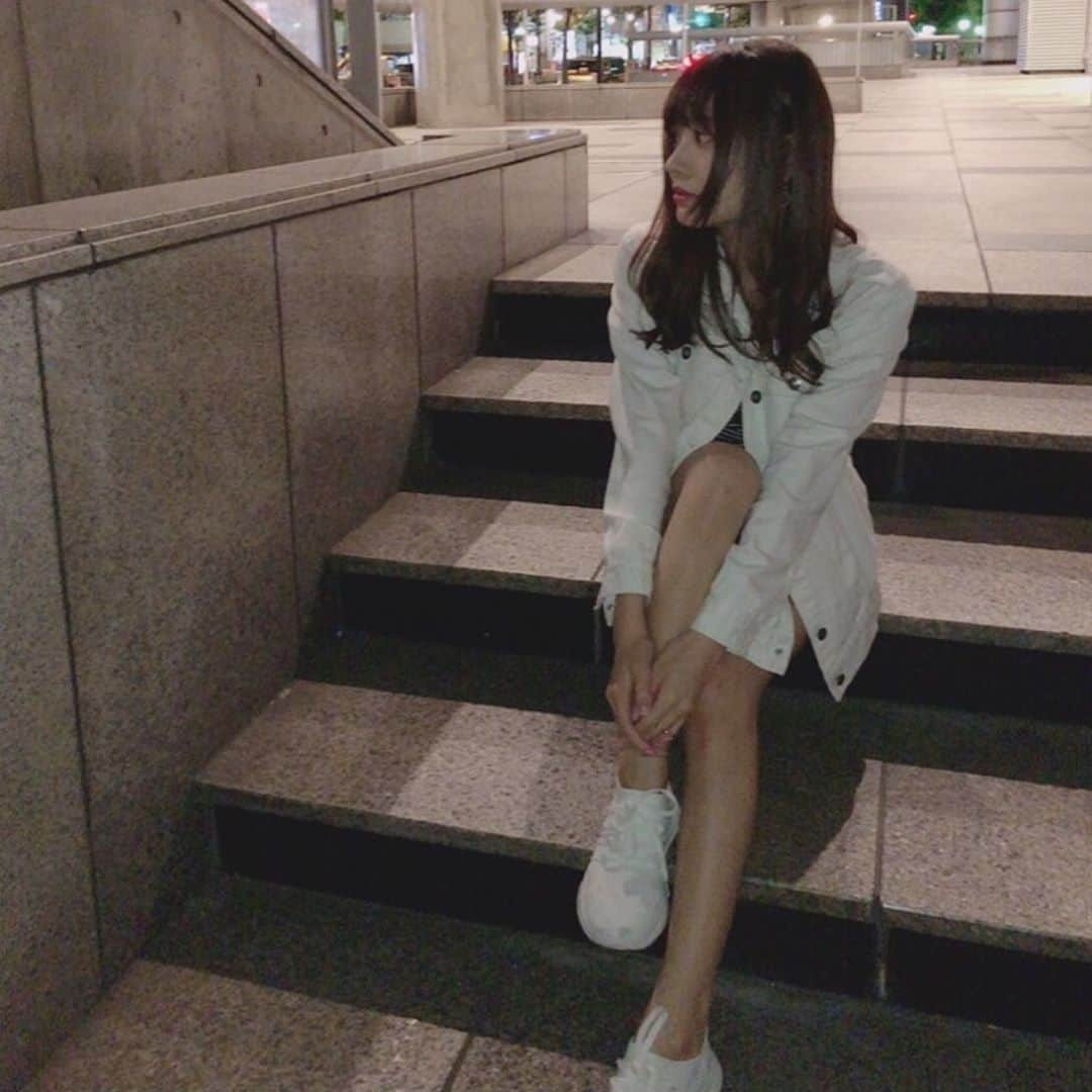 林あやのさんのインスタグラム写真 - (林あやのInstagram)「今日さむかったね🥺  #ootd #ootdfashion #white #code #japanesegirl #tokyo #followｍe #오오티디 #코디샷 #여자패션」7月10日 0時42分 - ayan0hayashi