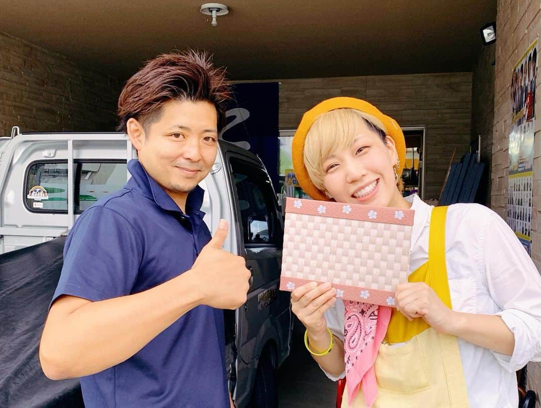 越野翔子さんのインスタグラム写真 - (越野翔子Instagram)「畳屋さん『篠原』さん お好み焼き屋さん♪ お土産にかわいいミニ畳を頂きました(◍•ᴗ•◍) 写真とか貼っちゃおう＊ 感謝(´,,•ω•,,｀) ・ #kbs京都 #大阪市港区 #歌手 #タレント #越野翔子 #弁天町 #ポスター #宣伝 #地元 #弁天町 #畳 #篠原」7月9日 16時25分 - syoko.koshino