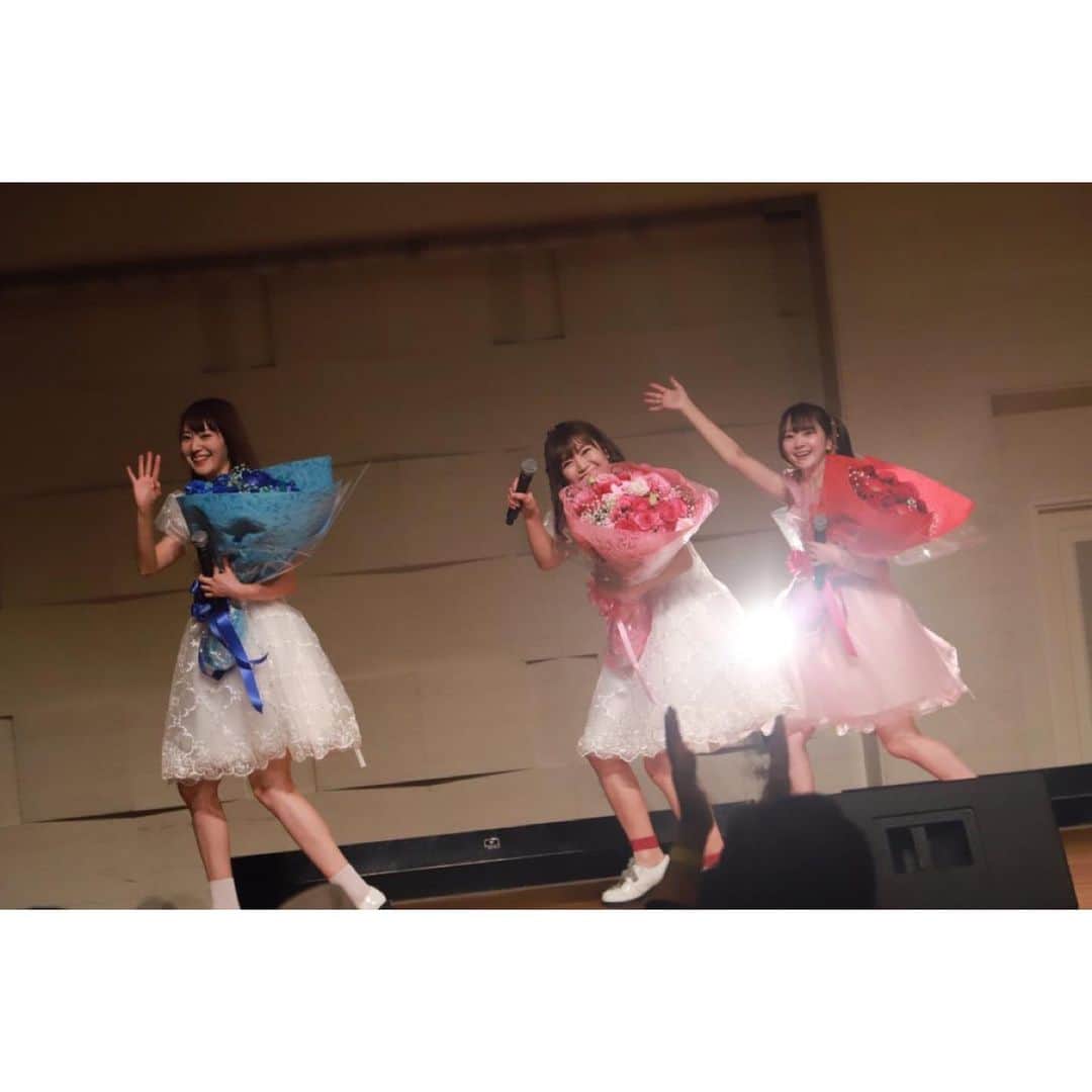 浜田翔子さんのインスタグラム写真 - (浜田翔子Instagram)「#dress DOLL #卒業ドレス ライブラスト撮れなかった方もいますがお友達や親戚も💝 happy!」7月9日 16時29分 - shoko_hamada