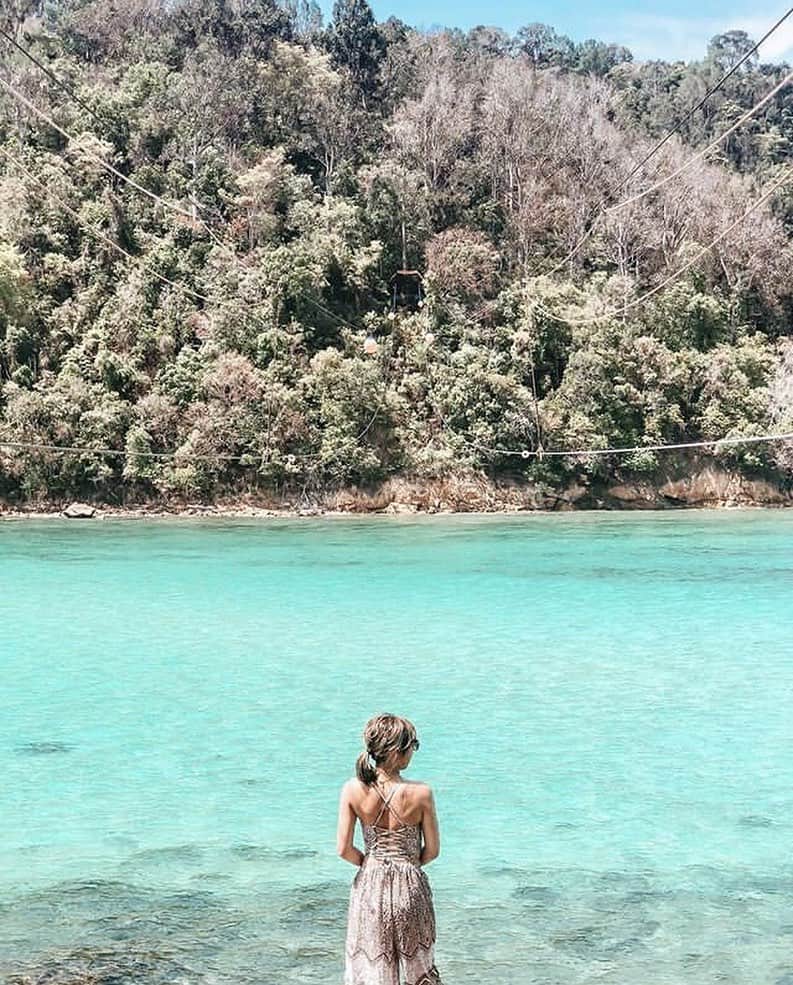 Stayway女子さんのインスタグラム写真 - (Stayway女子Instagram)「【📍マレーシア🏖】 . . 【📷 by @sechim_xd】 . . —————————————————— マレーシアにある Coral Flyerはガヤ島とサピ島を つなぐジップラインです❗️😳 綺麗な海の上を移動するのは 楽しそうです😍✨ —————————————————— 素敵な女子旅をされている方をご紹介させていただきます！✨ 写真は全てご本人に【掲載許諾】を頂いています #Stayway女子旅 というハッシュタグをつけて是非投稿してください♪ Instagram・Twitter・Stayway mediaにてご紹介させていただきます！ ——————————————————— 【Staywayとは？】 Staywayはホテルやゲストハウスなどの宿泊施設はもちろん、世界中のコテージ・ヴィラ・一軒まるごとレンタルに古民家なども検索できるサイト 価格・ロケーションなど幅広いニーズに答え、利用者にあった宿泊先を素早く見つけることが可能👍✨ 素敵な旅には素敵な宿泊施設を🌃 Staywayで探してみませんか？✈️ ——————————————————— #Stayway女子旅 #Stayway_malaysia #malaysia #coralflyer #マレーシア #travel #trip #instatravel #旅 #旅行 #travelgram#mytravelgram #instatravel #instagenic#photogenic #ダレカニミセタイケシキ #写真好きな人と繋がりたい #カメラ好きな人と繋がりたい #フォトジェニック"」7月9日 16時57分 - stayway_girls