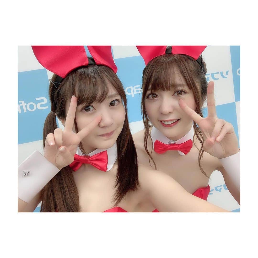 浜田翔子さんのインスタグラム写真 - (浜田翔子Instagram)「初めての赤 bunnygirl ❤️ このまえ美月ちゃんDVDイベントで着ました💕 1番着たいのは白かなぁ！楽しみ！  #バニー #👯‍♀️ #新番組 すたーと！ ⭐️今週 第2金曜〜スタート17時から 渋谷クロスFMさん 渋谷DEしょーこ！ 終了後物販チェキがあります。 ⭐️8月から星那美月ちゃんとの番組💝 THE BUNNYGIRL CLUB 🐰 27日収録後にBARにて 1部のみ私出演します。15名様限定！お話しましょ。11日より予約スタート！twitterにURL載せてます🥰 夕刊フジさんにも載せていただきました🥰」7月9日 17時01分 - shoko_hamada