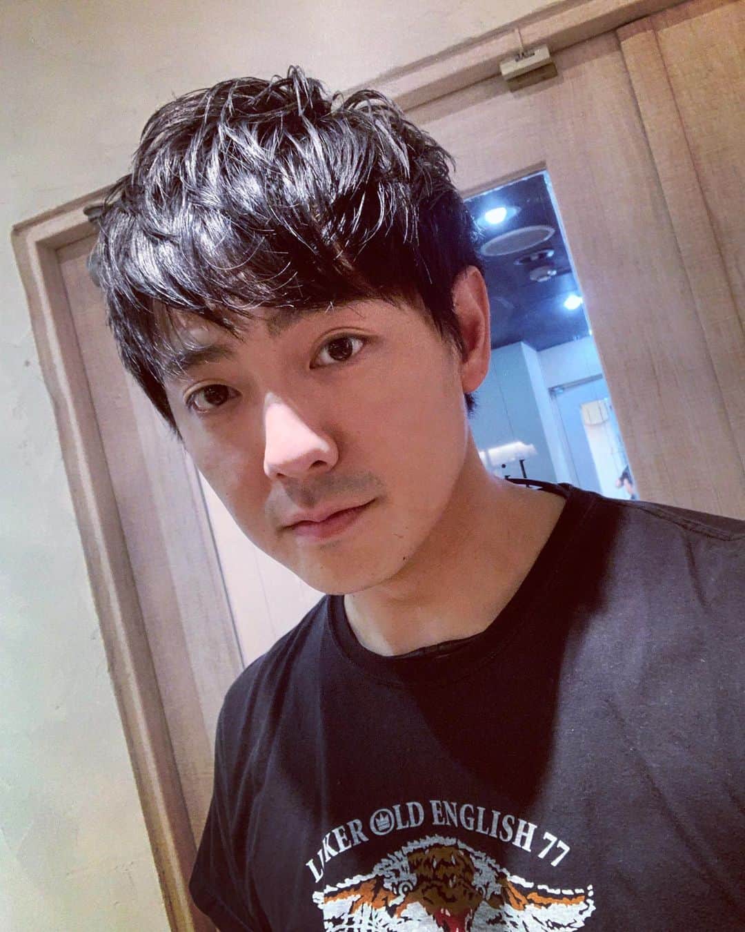 長田成哉のインスタグラム：「とある仕事に向けて、カット✂︎ ほったらかしにしてたので、めちゃくちゃスッキリした！！」