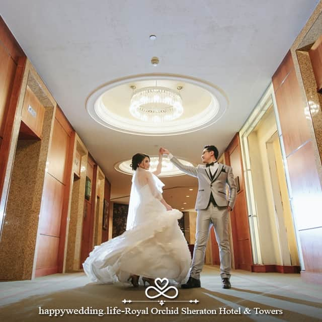 HappyWedding.Lifeさんのインスタグラム写真 - (HappyWedding.LifeInstagram)「The Journey of Love  Celebrate your wedding by the Chao Phraya River at Royal Orchid Sheraton Hotel & Towers within 2019 and stand a chance to win 4 nights’ accommodation in Venice and return airfares Bangkok-Venice, Italy for 2 persons. . ลุ้นรับทริปฮันนีมุนสุดโรแมนติกท่ามกลางมนต์เสน่ห์ ณ เมือง เวนิส, อิตาลี  ห้องพัก 4 คืน พร้อมตั๋วเครื่องบินไป-กลับ กรุงเทพฯ-เวนิส สำหรับ 2 ท่าน  เพียงจัดงานแต่งงานสุดประทับใจ ริมแม่น้ำเจ้าพระยากับ โรงแรมรอยัล ออคิด เชอราตัน ภายในปี 2562 นี้ . . Detail on 🔽 https://happywedding.life/th/vendors 🔍 @royalorchidsheraton . . #Venue #weddingvenue #Thaiwedding #wedding #weddingmemories #weddingplanning #weddingthailand #weddingplanning #happywedding #happyweddingth #happyweddinglifeth #weddinginspiration #thailand #love #inspiraion #แต่งงาน #จัดงานแต่งงาน #สถานที่จัดงานแต่งงาน #สถานที่ถ่ายพรีเวดดิ้ง #พรีเวดดิ้ง #ตัดสินใจเลือกสถานที่แต่งงาน #สถานที่จัดงานแต่งแบบไทย . . ติดตามผู้ให้บริการด้านสถานที่จัดงานแต่งงาน >> #HWLvenue」7月9日 17時22分 - happywedding.life