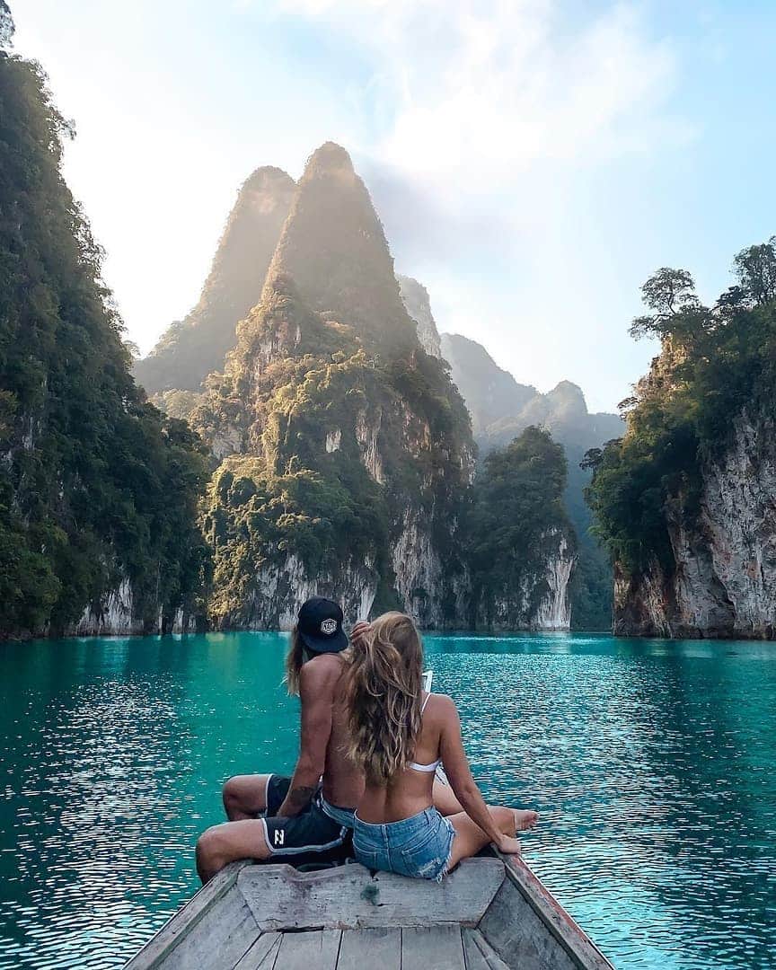 Discover Earthさんのインスタグラム写真 - (Discover EarthInstagram)「Thailand is such a beautiful place and being able to go from the jungle to the lake in a few minutes is such an awesome experience ! ⛰🇹🇭 Have you ever been to Thailand ? Tag your travel partner so they know you want to go ! — 📍#DiscoverThailand — 📸 Photo by @positravelty」7月9日 17時31分 - discoverearth