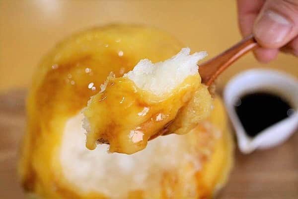 レッツエンジョイ東京さんのインスタグラム写真 - (レッツエンジョイ東京Instagram)「.﻿ ✩★------------------﻿ 鮮やかな黄色が映える﻿ 天然氷に黒蜜付きのかき氷「安納芋」🍠﻿ ------------------✩★﻿ ﻿ 糖度の高い安納芋を使って作られた自家製シロップを使用した贅沢な一品✨﻿ しっとりとした舌触りと濃厚な芋の甘みが特徴的なかき氷です😍﻿ ﻿ なんと、中まで食べ進めても安納芋シロップがたっぷり！﻿ さらに別添えの黒蜜をかけると、一気に“和”の味わいに変化します💕﻿ ﻿ ぜひ味の変化も楽しんでみてくださいね😋﻿ ﻿ 🍧：かき氷工房 雪菓﻿ 📍：巣鴨﻿ 詳細はアカウントトップから﻿ 👉@lets_enjoytokyo﻿ ﻿ #レッツエンジョイ東京 #ぐるなび﻿ #おでかけ #トキメキ女子﻿ #かき氷工房雪菓 #雪菓﻿ #おいも #安納芋 #いも﻿ #かき氷 #かき氷🍧﻿ #かき氷巡り #かき氷部﻿ #氷活 #かきごおり #かきごーらー﻿ #かきごおりすと #ゴーラー﻿ #かき氷好きな人と繋がりたい﻿ #東京かき氷 #東京スイーツ﻿ #甘党 #スイーツ好き﻿ #甘いもの大好き #カフェ部 ﻿ #カフェ巡り #東京カフェ﻿ #東京カフェ巡り #巣鴨カフェ ﻿ #巣鴨」7月9日 17時39分 - lets_enjoytokyo