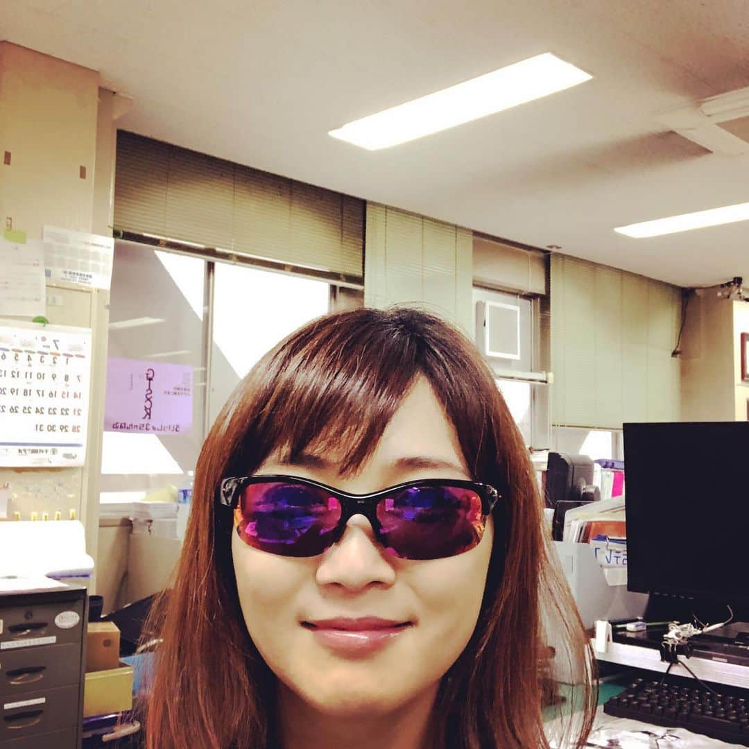 小池祥絵さんのインスタグラム写真 - (小池祥絵Instagram)「とちぎテレビ。生放送。 #とちぎテレビ #ペットとイキイキ生活 #猫ちゃんのグルメフード #仕事でかける眼鏡を試着中 #スタッフルーム #今日は麒麟の田村さんがゲストです」7月9日 18時08分 - koikesachiesan