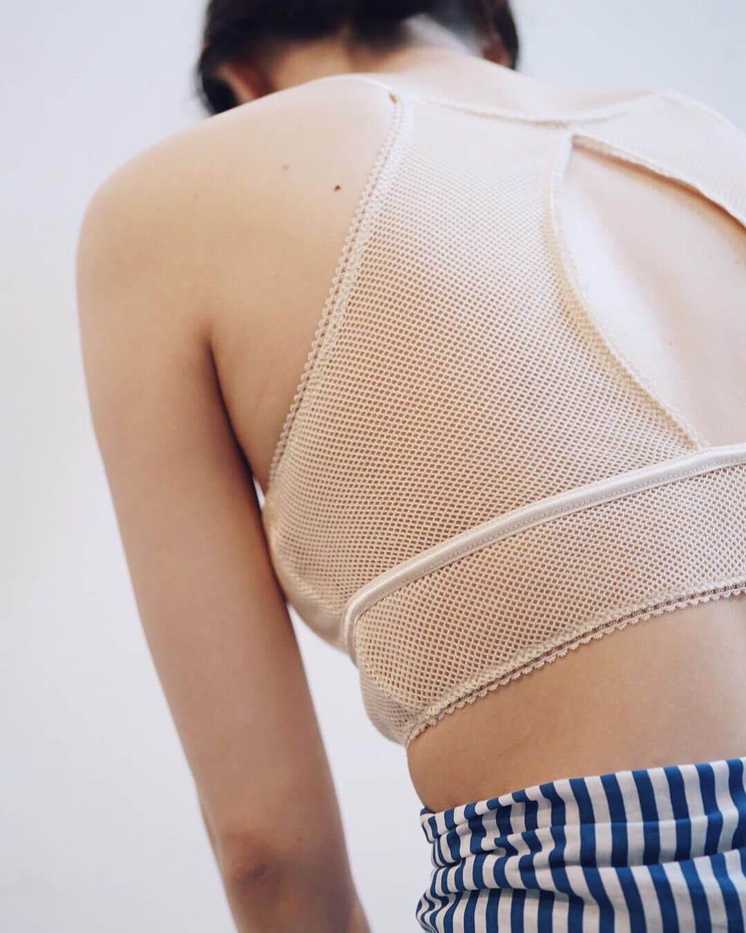 のインスタグラム：「EMILY WEEK ORGANIC COTTON MESH LACE INNER WEARE SERIES - Organic Cotton メッシュレースを使用した インナーウェアシリーズが新入荷。 ビスチェブラ、タンクトップ、ショーツの展開。  甘すぎない色合いながら、 繊細なメッシュレース使いがポイント。  ノンワイヤーで締め付けのないライトな着心地と、 今年らしい肌見せを楽しんで。 - EMILY  WEEK LUMINE IKEBUKURO 東京都 豊島区西池袋1-11-1 ルミネ池袋 B1F ATERIE Spick&Span内 「#じぶんにいいこと」 プレゼントキャンペーン実施中🎁 - #EMILYWEEK #reset #active #neutral #balance #aroma #organic #period #relax #design #typography #photography #womenslife #tokyo #skin #gift #organiccotton #innerwear #tanktop #bratop #sustainable」