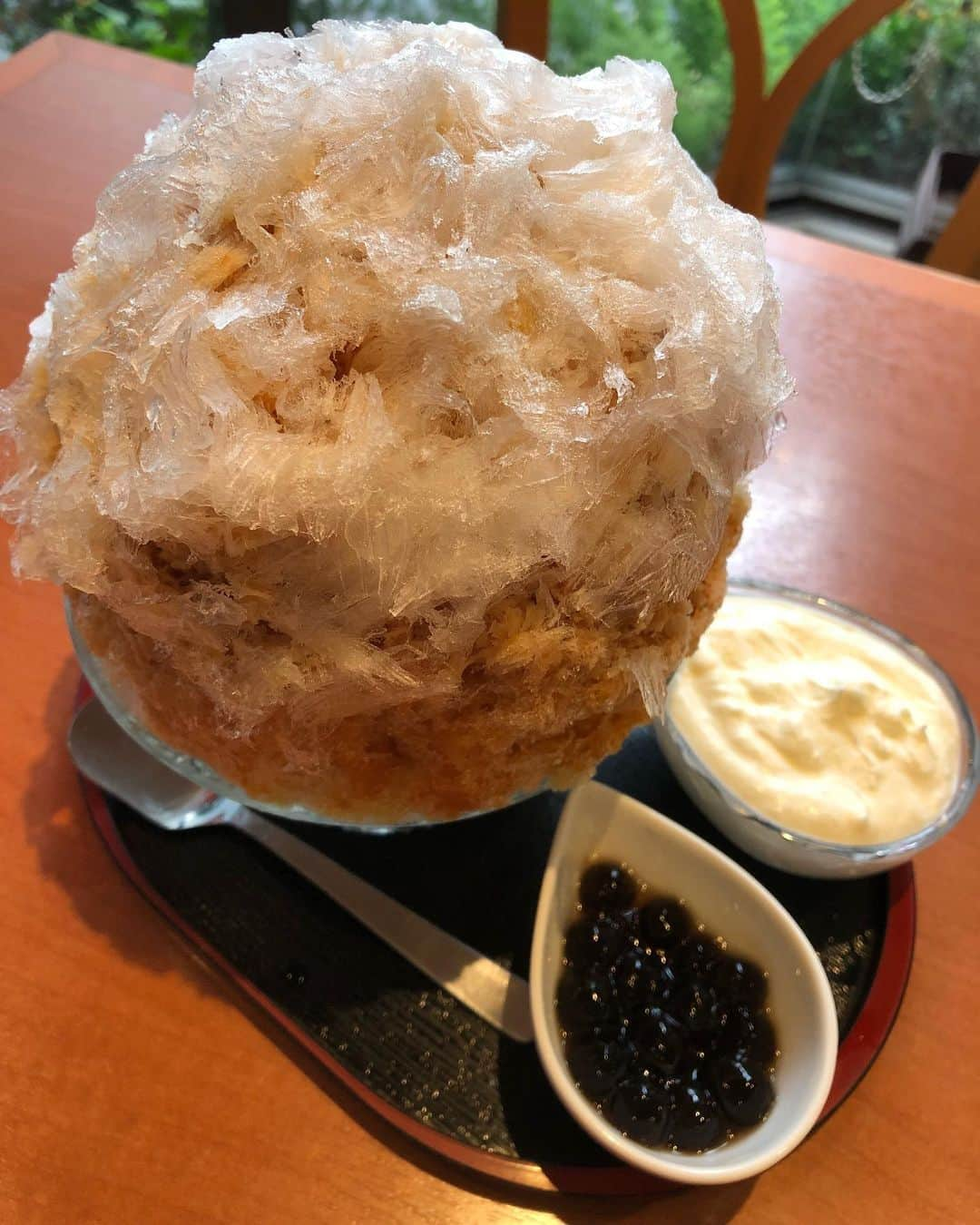 しなしさとこさんのインスタグラム写真 - (しなしさとこInstagram)「. . タピオカミルクティーかき氷🍧 毎日食べたい笑☺️ . . #マユール #マユール宮崎台 #かき氷 #かき氷巡り #タピオカミルクティー #タピオカミルクティーかき氷 #タピオカ #ミルクティー #紅茶専門店 #しなしさとこ #satokoshinashi #毎日食べたい#さとこかき氷」7月9日 18時01分 - shinashisatoko