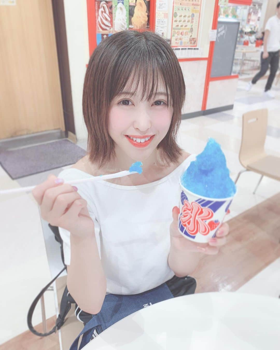 桧垣果穂さんのインスタグラム写真 - (桧垣果穂Instagram)「イベント終わりに食べたよ🍧 ブルーハワイ大好き💙 #かき氷  #ブルーハワイ #見つけると食べちゃう #夏 #summer  #移動着着てます #笑」7月9日 18時02分 - kahohamu14