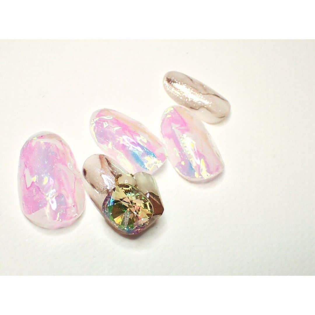 Yuka Maeda ::manicurelistのインスタグラム：「🆕❤️ @yuki_cadenas 💃  大阪市北区 梅田.中崎町.駅から徒歩7分🚶‍♀️ CADENAS nail eyelash  マツエクアカウント @cadenaseyelash LINE:@ cadenas 🆔検索🙋‍♀️ tel:06-4792-8617. cadenas.nail@gmail.com. . #ネイル #ネイルアート #ネイルデザイン #梅田ネイルサロン  #堂山町ネイル #大人ネイル  #フィルイン #ジェルネイル #jelnail #nails  #nailart #instagood #ワンカラー #大阪ネイルサロン  #上品ネイル #シンプルネイル  #ジェルデザイン #cadenas #カデナ #春ネイル #fashion #smile #love #美甲 #happy #newnails #loveit #ブルーネイル #海ネイル」