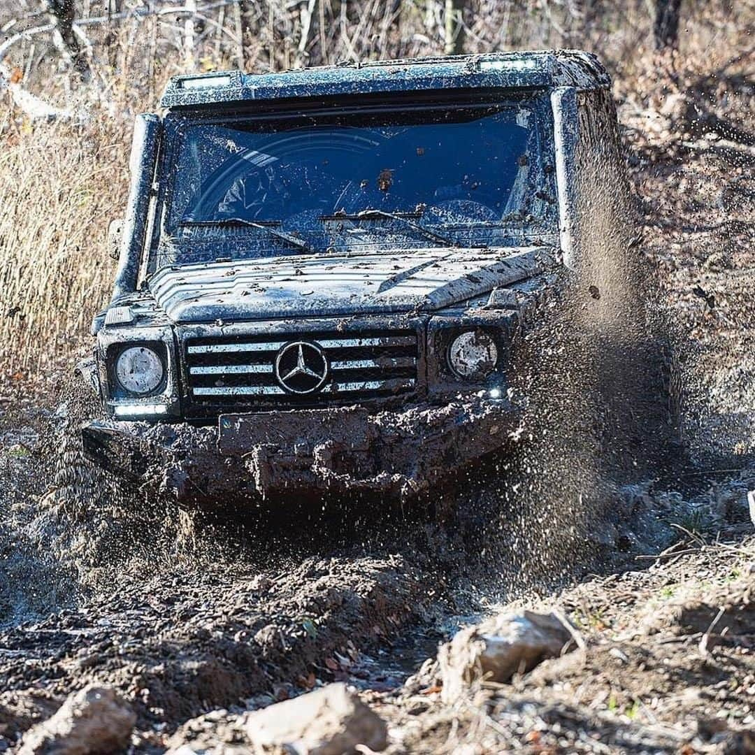 メルセデス・ベンツさんのインスタグラム写真 - (メルセデス・ベンツInstagram)「At work. 🌟 Photo by @gclass_7777. . #MercedesBenz #🌟 #GClass #strongerthantime #mbfanphoto #offroading #offroadlife #HeyMercedes #mbcar」7月9日 18時30分 - mercedesbenz