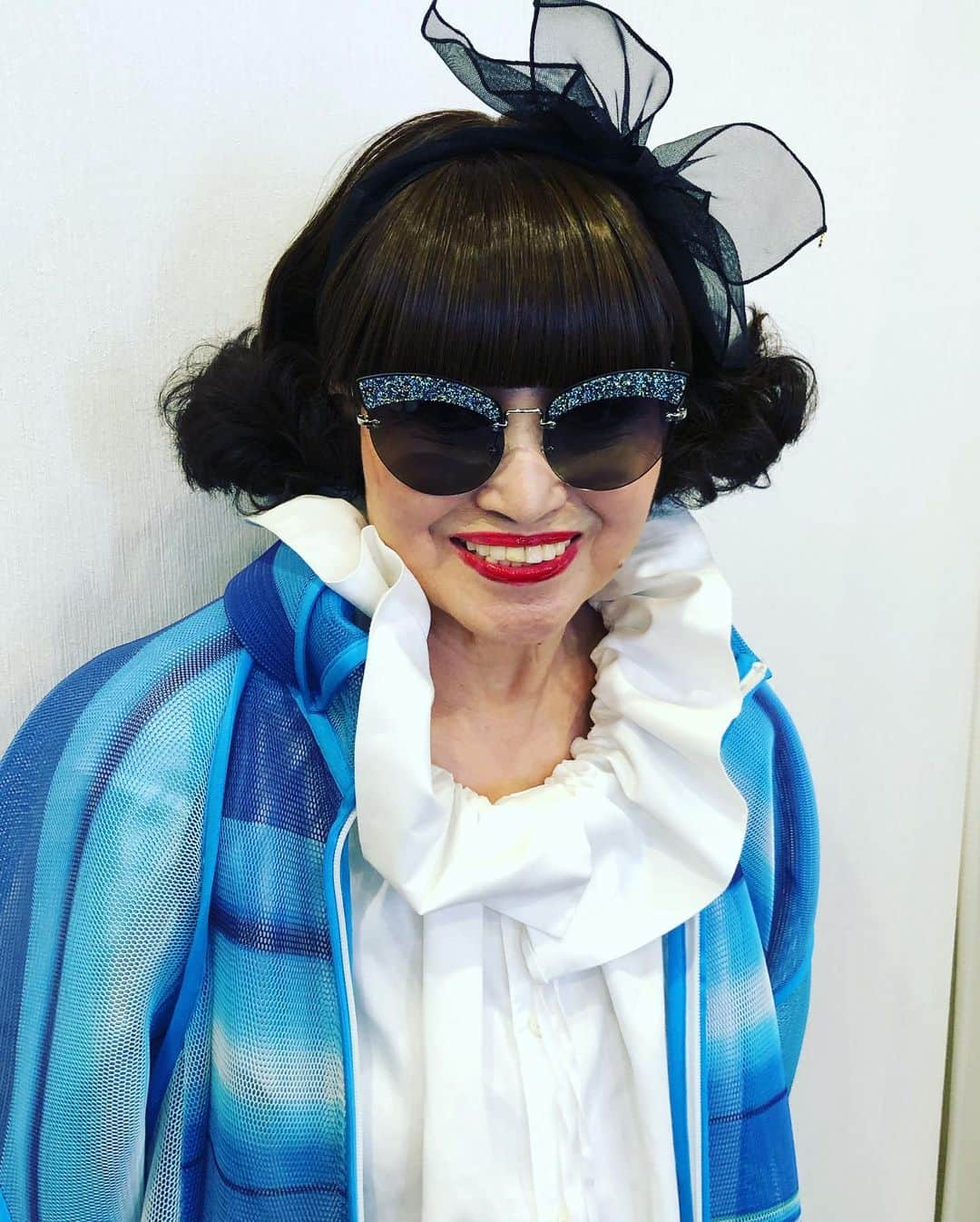 黒柳徹子さんのインスタグラム写真 - (黒柳徹子Instagram)「今日も、「徹子の部屋」本番終わりました。 このサングラスは、この間のバンコク旅行の時に、買いました。 お洋服によって、ときどき使ってます💕」7月9日 18時30分 - tetsukokuroyanagi