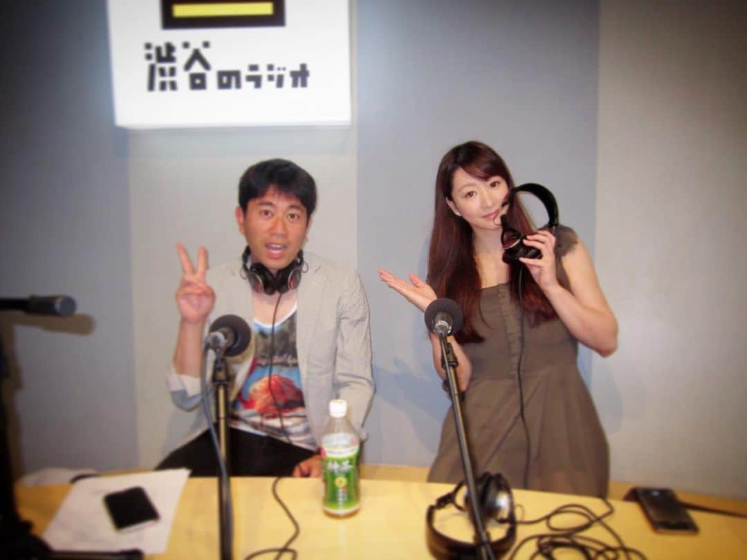 歩りえこさんのインスタグラム写真 - (歩りえこInstagram)「渋谷のラジオ📻﻿ ﻿ 日曜のゲストはキャベツ確認中のしまぞうZさんでした♪﻿ ﻿ しまぞうZさんは元早稲田大学応援部！﻿ ﻿ 生放送中に生応援を披露して頂きました。﻿ ﻿ また来週も良かったら聴いてくださいね^_^﻿ ﻿ #渋谷のラジオ﻿ #ラジオ﻿ #しまぞうZ﻿ #早稲田大学応援部﻿ #生放送﻿ #早稲田大学﻿ #応援﻿ #キャベツ確認中」7月9日 18時38分 - riekoayumi