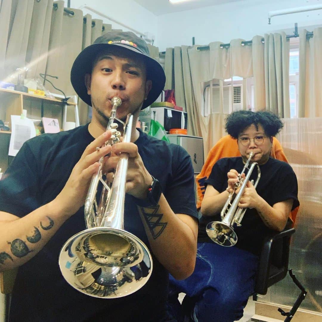 スティーブン・チョンのインスタグラム：「跟偶像學小號 @diesum」
