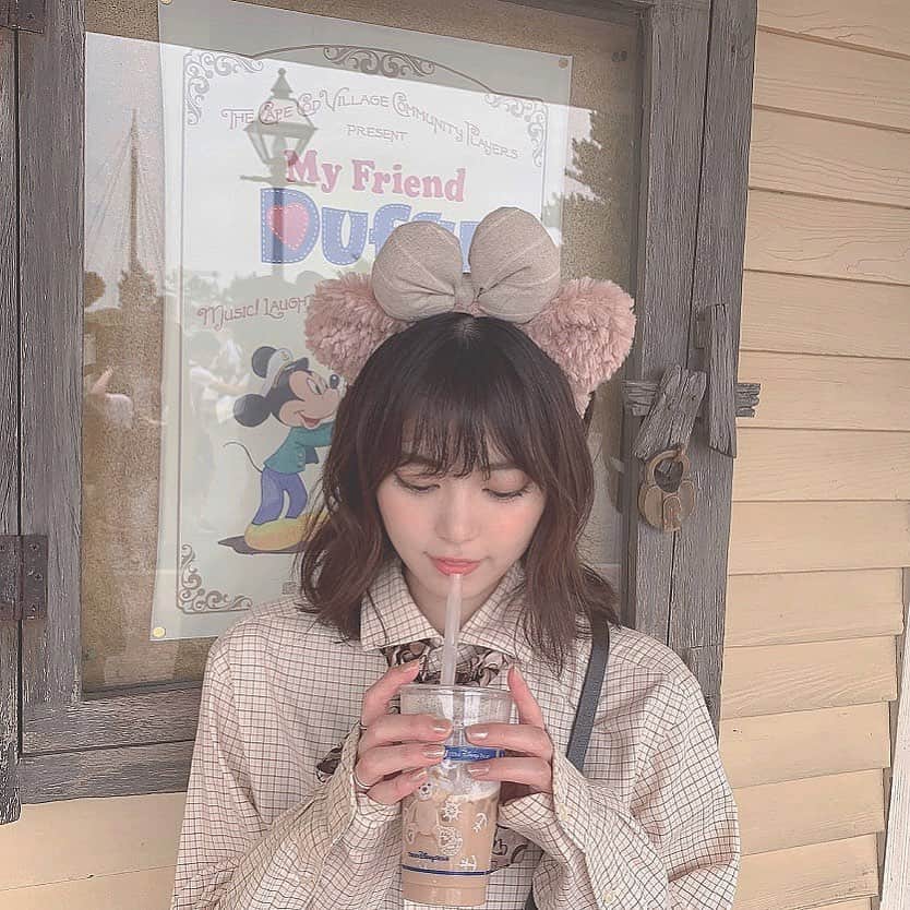 前田亜美のインスタグラム：「. . ♡🐻🎀. . 【#ディズニー365 】. 今週からまた新しい内容が放送されています¨̮. . 7月は毎日わたくし出ております！. . . 『ディズニーチャンネルHD』. 平日の6:25、13:55、19:55、23:25〜. . 『ディズニーXD』. 平日の8:55、18:55～ . 1日に数回放送してます！. . . ディズニーDXでも配信中です！. ぜひチェックしてね\(　˙▿˙　)/♡. . . #ディズニーチャンネル  #Disneychannel #ディズニー365 #ディズニー情報 #MC #ハリセンボン #近藤春菜 さん」