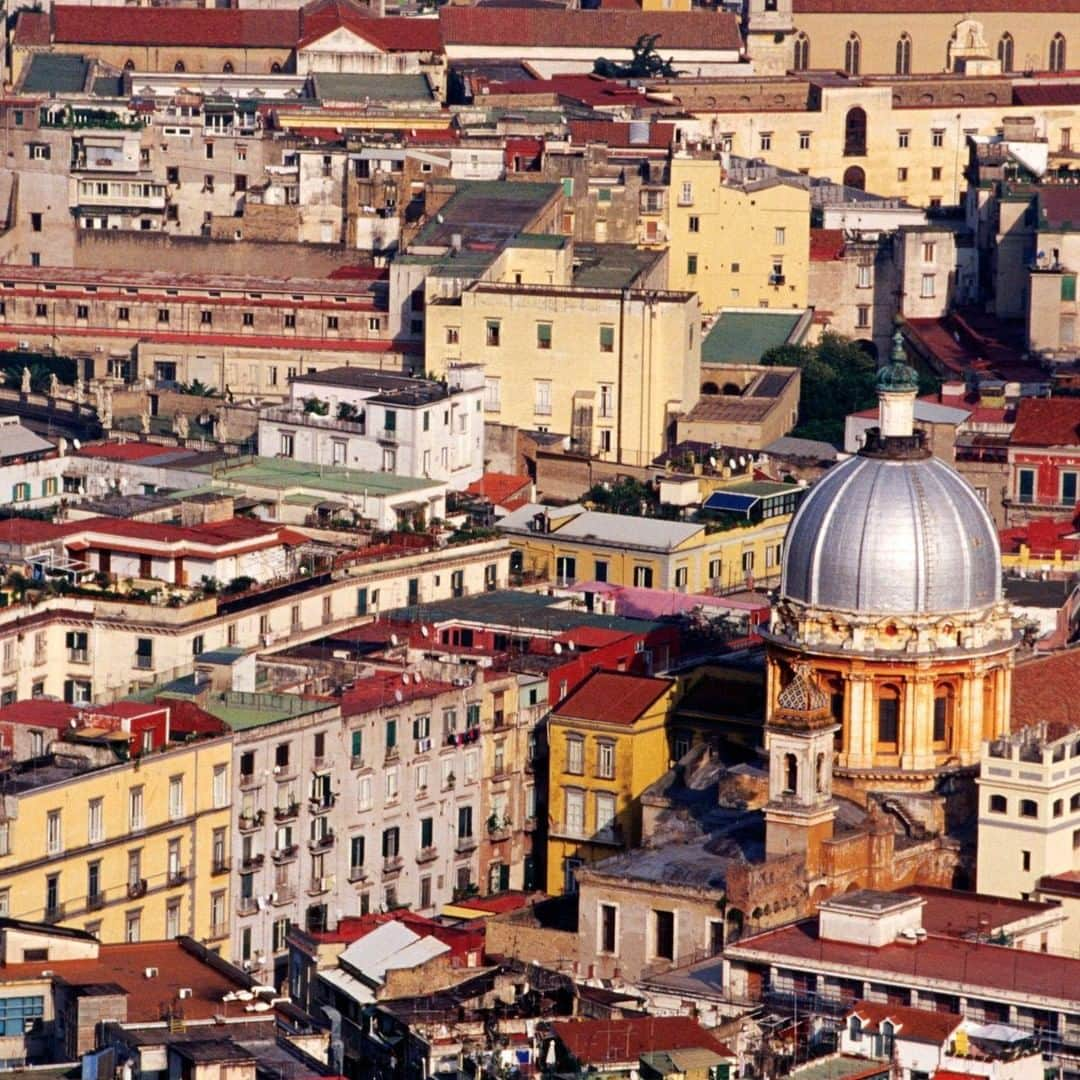 Lonely Planetさんのインスタグラム写真 - (Lonely PlanetInstagram)「Is this Italy's coolest city? Bold, brash and a little rough around the edges, #Naples is one of those cities that you either love or hate. But, with its strong community spirit, unsanitised street culture and crumbling architecture, there's no doubt that it attracts those wanting to experience a raw and untamed side of #Italy. Tap our bio link to find out why Naples is the coolest place to be right now.」7月9日 19時02分 - lonelyplanet