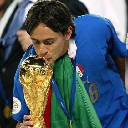 フィリッポ・インザーギさんのインスタグラム写真 - (フィリッポ・インザーギInstagram)「Campioni del Mondo 🇮🇹 🏆 #onthisday #worldcup #2006 #azzurri @fifaworldcup @azzurri」7月9日 19時06分 - pippoinzaghi