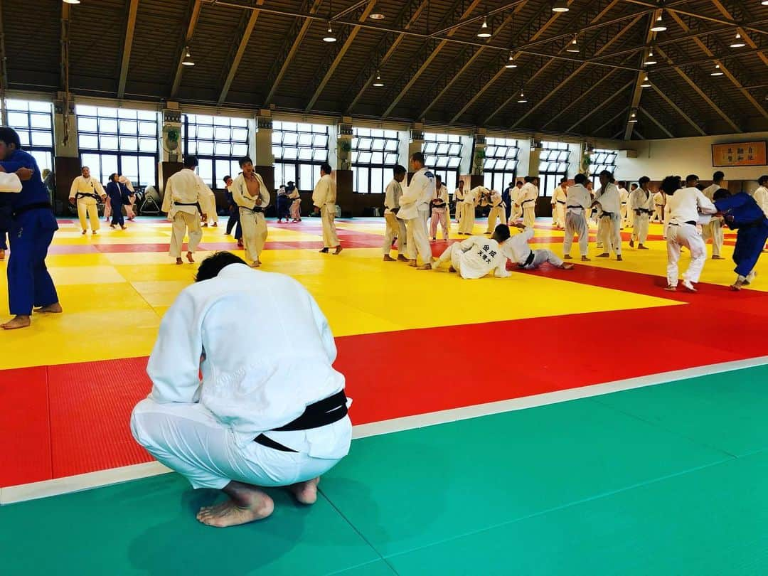 篠原信一さんのインスタグラム写真 - (篠原信一Instagram)「母校の天理大学柔道部に稽古🥋 腰が回らない！足がついてこない！息が上がる！ 明日も...稽古へ #天理大学 #天理大学柔道部 #稽古 #judo #judoka #judotraining #柔道 #汗 #sweat #practice」7月9日 19時08分 - s.shinohara_life