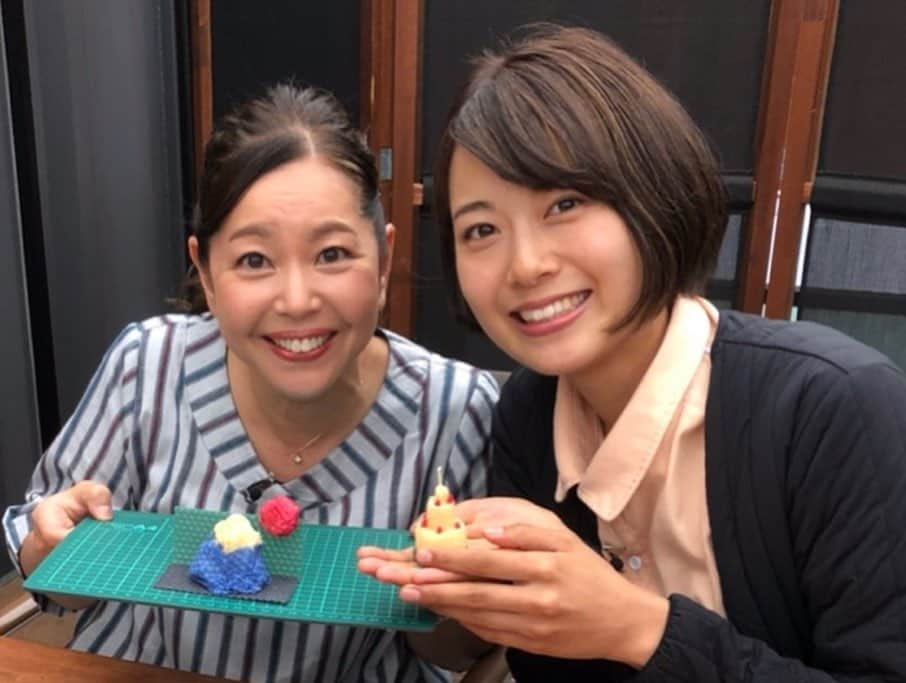 竹岡圭さんのインスタグラム写真 - (竹岡圭Instagram)「さて、藤乃煌で私が制作したのは…🤗 優ちゃんは「おにぎりと梅干し」って言ったけど、ぜんぜんちがーう🥵 私が作ったのは、撮影の日には残念ながら顔を出してくれなかった富士山と真っ赤な夕日でございましたー富士山🗻☀️ そう見えない方は、心の目で見てくださいねー💖 でも言われてみれば、ロウソクがジオラマになってるのは確かにおかしいかも⁈オマケにロウソクの芯を入れるの忘れちゃったし…😱 ちなみに優ちゃんが作ったのは、ケーキ🎂さすがは優ちゃん、可愛らしい💕 なかなか日本！〜高速道路女子旅〜tvk毎週月曜日20時55分〜（tvk映らない方もhttp://www.tvk-yokohama.com/naka_jpn/本編動画ONAIR翌日以降見られます）」7月9日 19時13分 - kei_takeoka