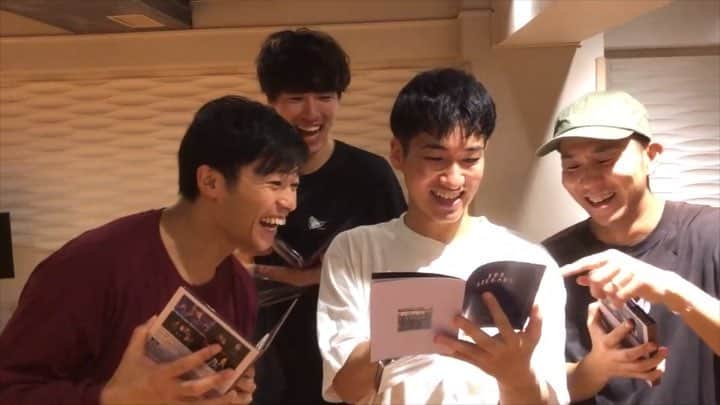 のインスタグラム：「s**t kingz's 4th show『The Library』Blu-ray is coming soooon‼️can't wait🔥 . いよいよ、来週7/17(水)に、シッキン初の映像化‼️去年全国7都市で開催した『The Library』(東京公演)のBlu-rayが発売されます🔥 . 家でシットキングスが楽しめる...そんな日が来るなんて🙏✨ . 映像だからこそ楽しめる、4人の顔の表情や汗までもお楽しみ下さい👍 . 先着予約特典もメンバーが色々考えて作ったのぜひぜひぜひっ‼️‼️‼️ #stkgz #シットキングス #シッキン #特典映像は本当に必見 #フォトブックも本当に必見 #副音声の4人のガヤガヤも必聴」