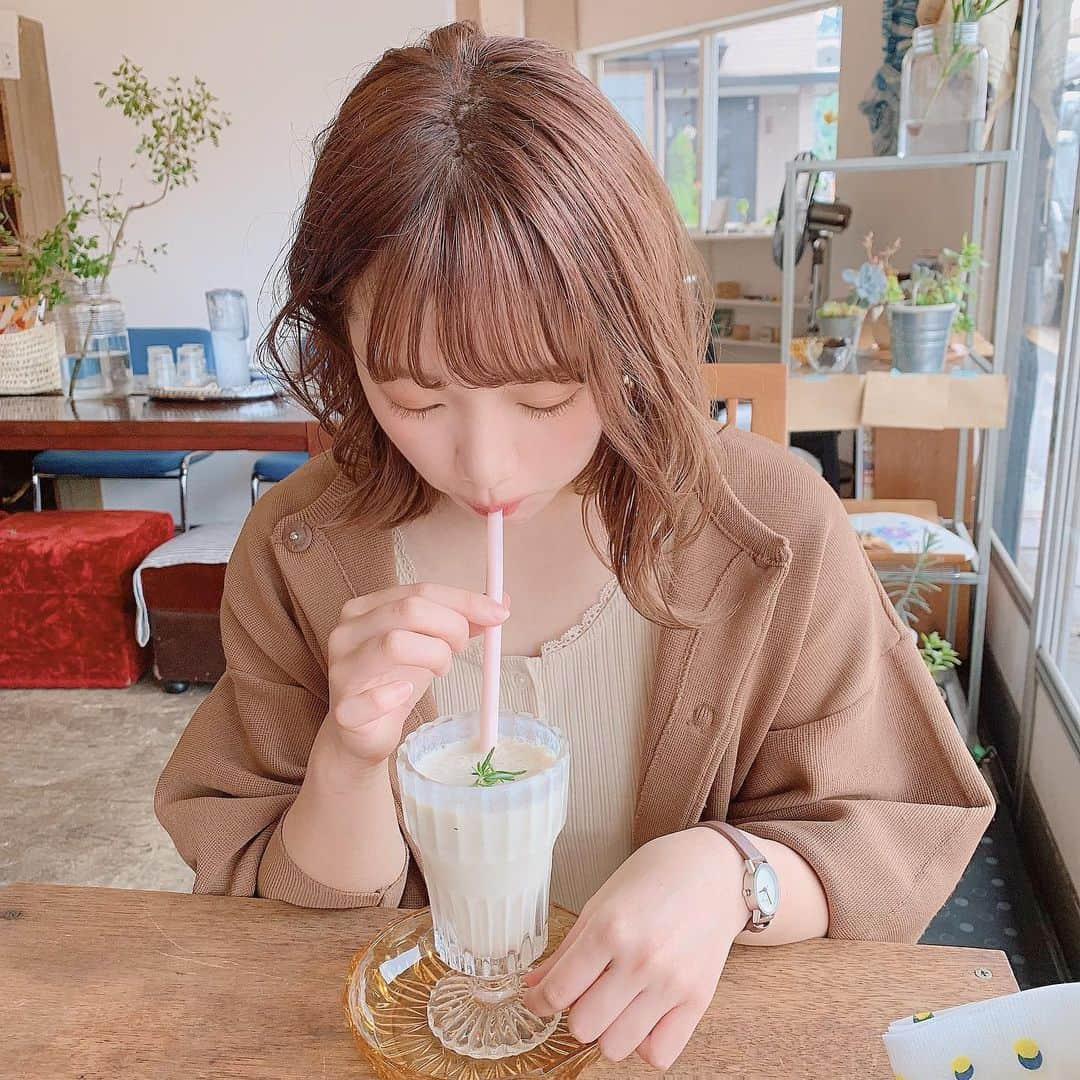 きりまるさんのインスタグラム写真 - (きりまるInstagram)「. . バナナヨーグルトスムージー🍌🥛 ひたすら美味しい〜ってゆってるだけのやつ（笑） この人おいしすぎてびっくりしてるで🍌 . . 最近インスタフォローしてくれる方が 多くてめちゃくちゃ嬉しいです😫♡♡ ひたすらガサツな女ですが 宜しくおねがいします🧔🏻♡笑 友達感覚でなんでもきいてくださいっ！ .」7月9日 19時36分 - kirimaruuu