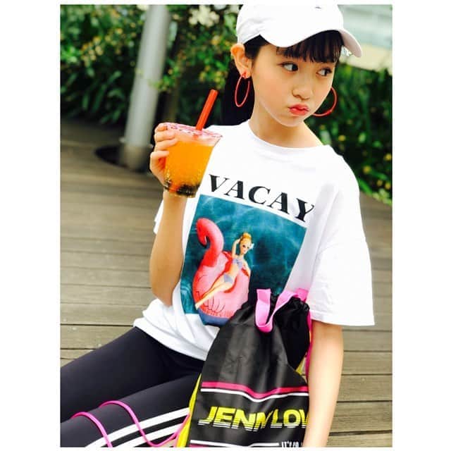 ニコ☆プチのインスタグラム：「😍プチモのふろくの使い方😍﻿ ﻿ ﻿ 第9弾はミサキ💋﻿ ﻿ ﻿ ﻿ 🐱ミサキ🐱﻿ いつもダンスの時にダンス着やお茶を入れて持って行ってるよ♪﻿ かわいくて使いやすくてお気に入り♡﻿ ﻿ ﻿ #ニコプチ﻿ #ニコプチふろく﻿ #プチモのふろくの使い方﻿ #ジェニィラブ﻿ #ナップサック﻿ #入江美沙希」
