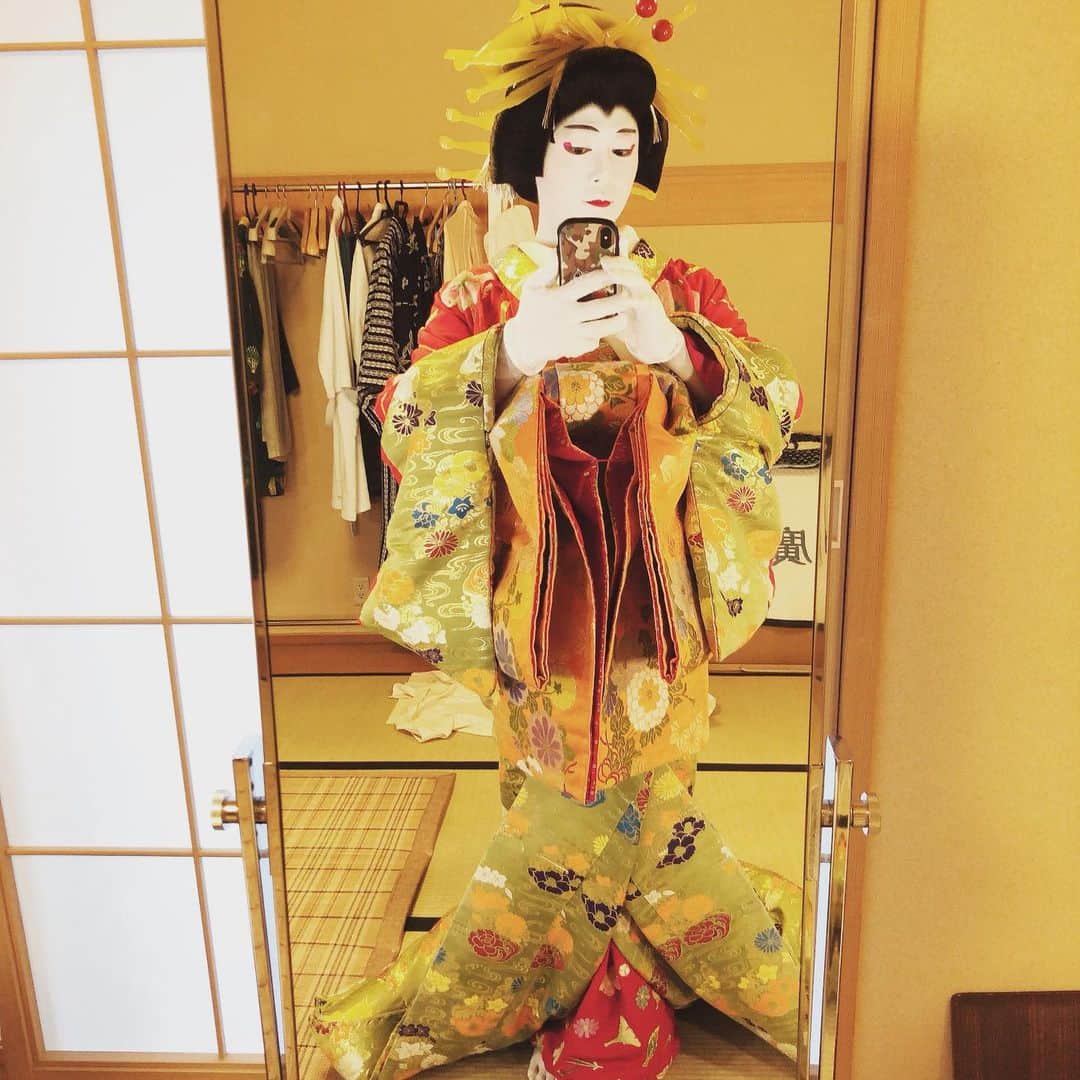 大谷廣松さんのインスタグラム写真 - (大谷廣松Instagram)「. .  明日は夜の部がお休みです。  私の出番は外郎売だけです。  #歌舞伎 #歌舞伎座 #明日は半ドン #みんな嬉しそう #大谷廣松 #kabuki」7月9日 19時53分 - hiromatsu.official