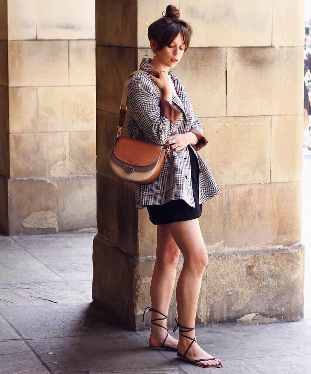アクセサライズのインスタグラム：「A nod to AW19, master the new neutrals with our Charlotte webbing strap cross-body bag. In premium faux leather, this beautifully soft design has an on-trend woven strap, which can be detached and adjusted for a versatile look. 📷 @eilis.anne 🔍 7903482200  Tap the link in the bio to shop now.  #Accessorize #Accessorizer」