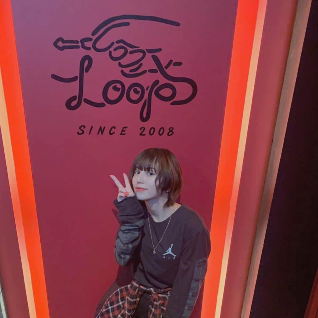 Annaさんのインスタグラム写真 - (AnnaInstagram)「昨日の代官山LOOPの入り口すごいオシャレで素敵だったんけどポーズセンスのかけらもない。笑  #instagram #instalike #instalove #instagood #ライブ #最近みんながコメントしてくれるのがすごい嬉しい #ありがとう」7月9日 20時03分 - anna_mysticeyes