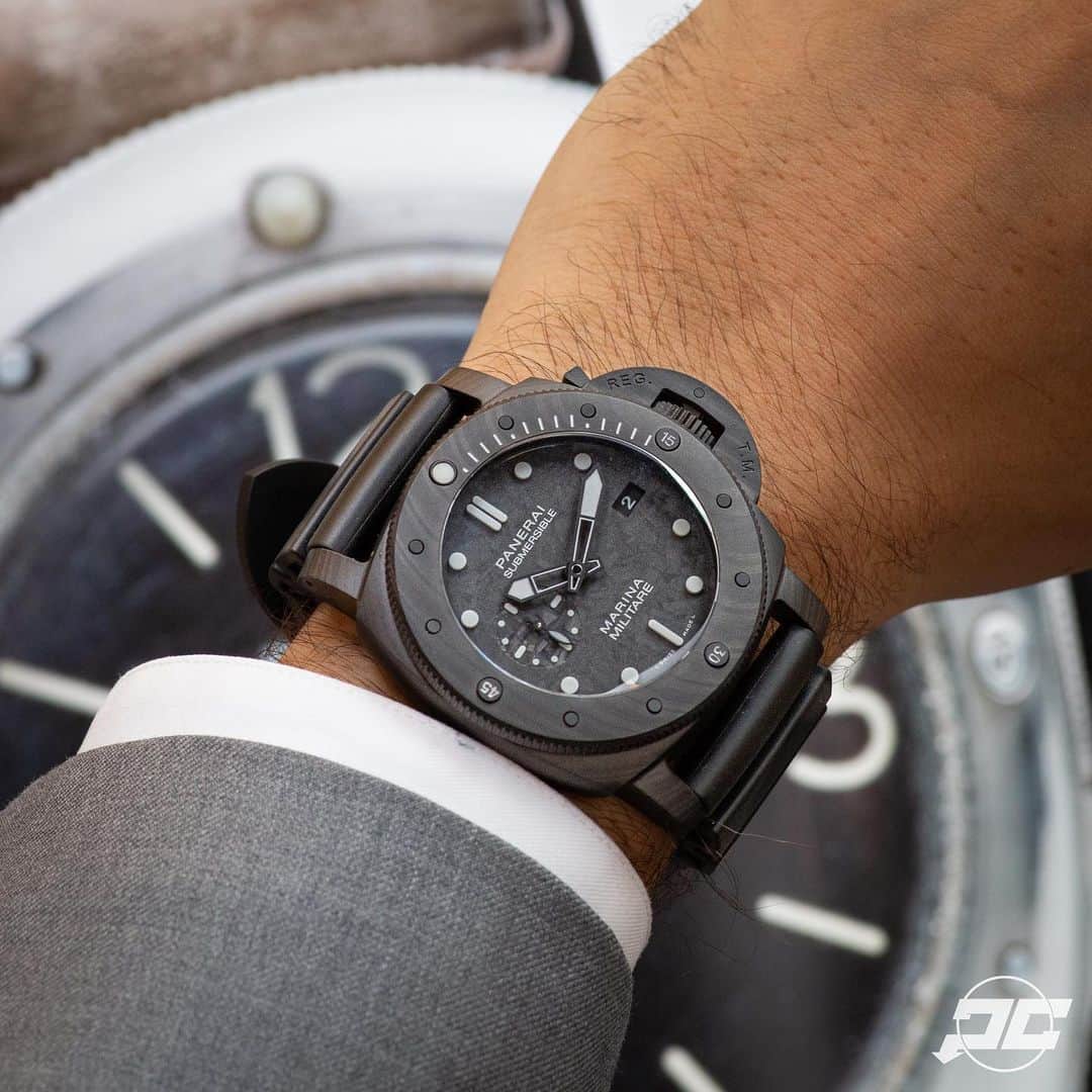 パネライのインスタグラム：「The stealth look on the #Panerai #PAM979 is something I could look at over and over. 47mm Carbotech Case, 3D grey Lume Blocks, and forged Carbon dial to complete the look. What do you think? #paneraicentral」
