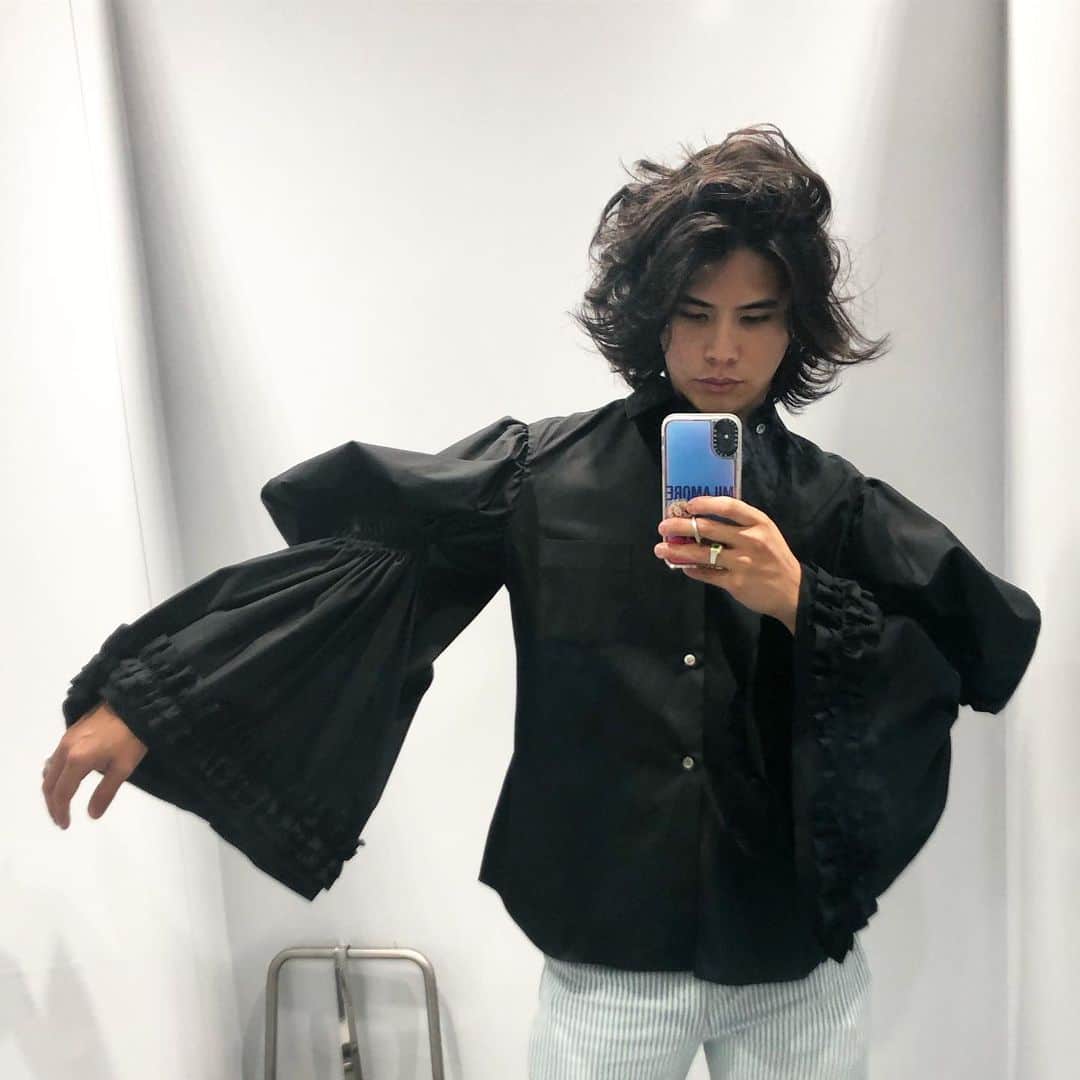 稲木ジョージのインスタグラム：「I had 5 mins in Aoyama so of course I went to CDG to try some new stuff🤭」
