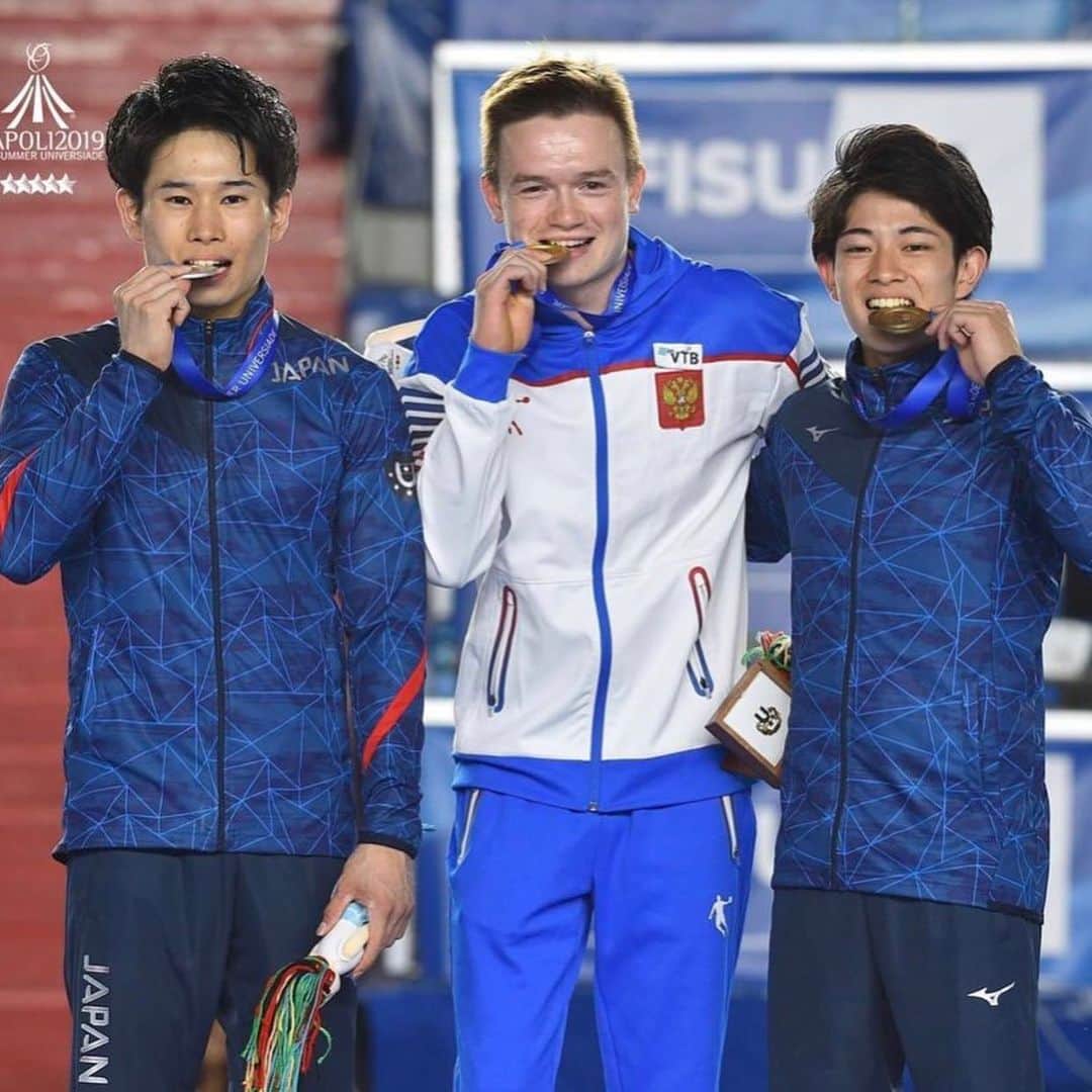 萱和磨のインスタグラム：「🛫🇮🇹帰国しました🇯🇵🛬 種目別では床2位、あん馬3位でした❗️ 全日本シニア、世界選手権に向けてまた頑張りたいと思います❗️ 応援よろしくお願いします📣 #ぶち上げ続けなければいけない #目指せぶち上げの向こう側」