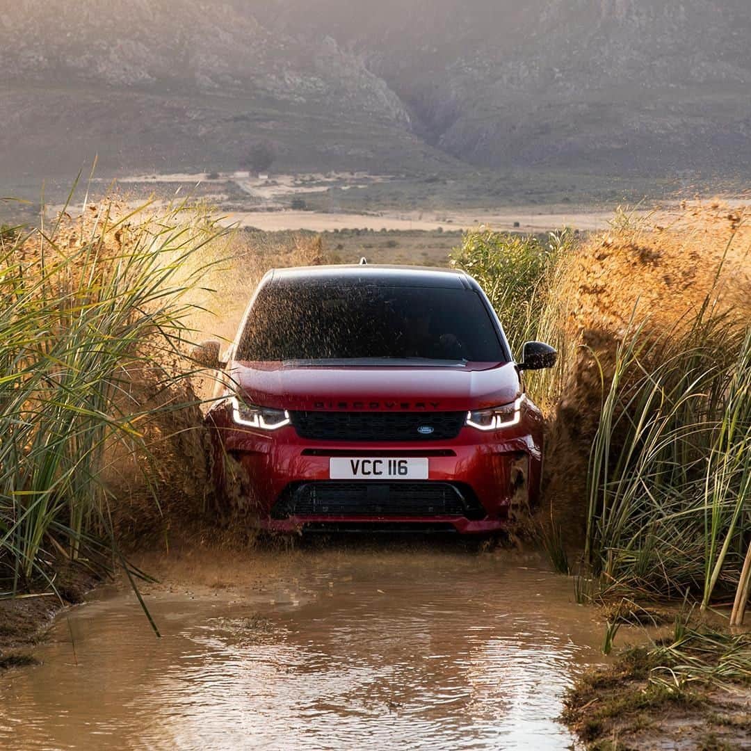 Land Roverさんのインスタグラム写真 - (Land RoverInstagram)「Open up new avenues of exploration with the new #LandRover #DiscoverySport. Design yours by searching “new Discovery Sport configurator”. #4x4 #Adventure #Carsofinstagram #Instacar #Design #SUV #CarLifestyle #LandRover #Cars #Car #AutomotiveDesign #Hybrid #MHEV」7月9日 20時30分 - landrover